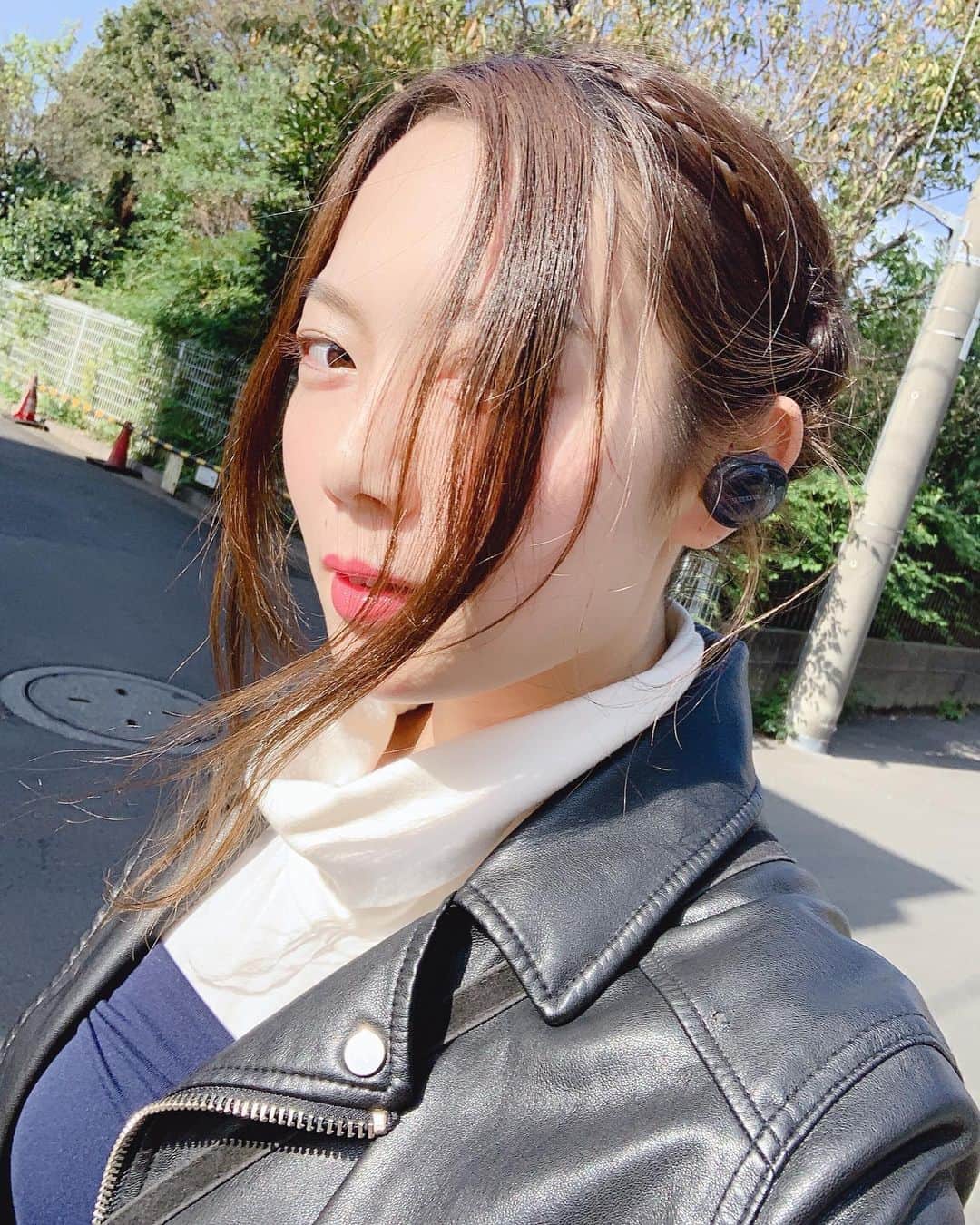 志村玲那さんのインスタグラム写真 - (志村玲那Instagram)「#髪型を可愛くするとテンション上がるよね🌈 #まとめ髪してみました☀︎ #ちょっとにやにやしちゃった🌹 #めずらしく後ろ編み込み風三つ編みしてあるんだ🐠 #メイクはピンクブラウンだよ✨ #たまにはかわいいヘアアレンジしたいよね💕」11月3日 19時49分 - rena_shimura