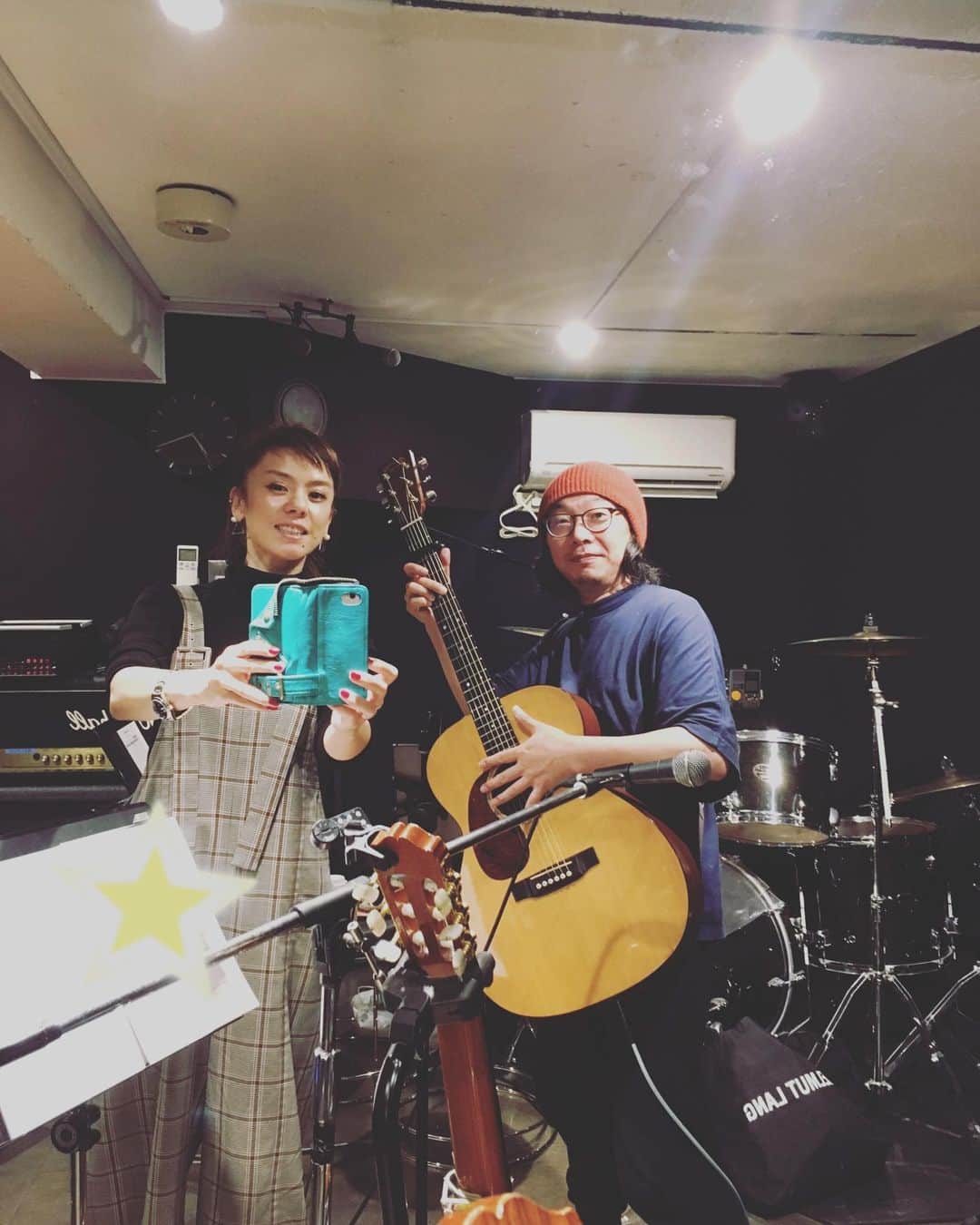azumiのインスタグラム：「今週末は完全2人のアコースティックライヴ FolkySoulCafe 2019 @billboardcafedining です！今日は最終リハ。珍しい曲も盛り込みました。お楽しみに！ #wyolica #ワイヨリカ #キャンセル待ちは問い合わせてね」