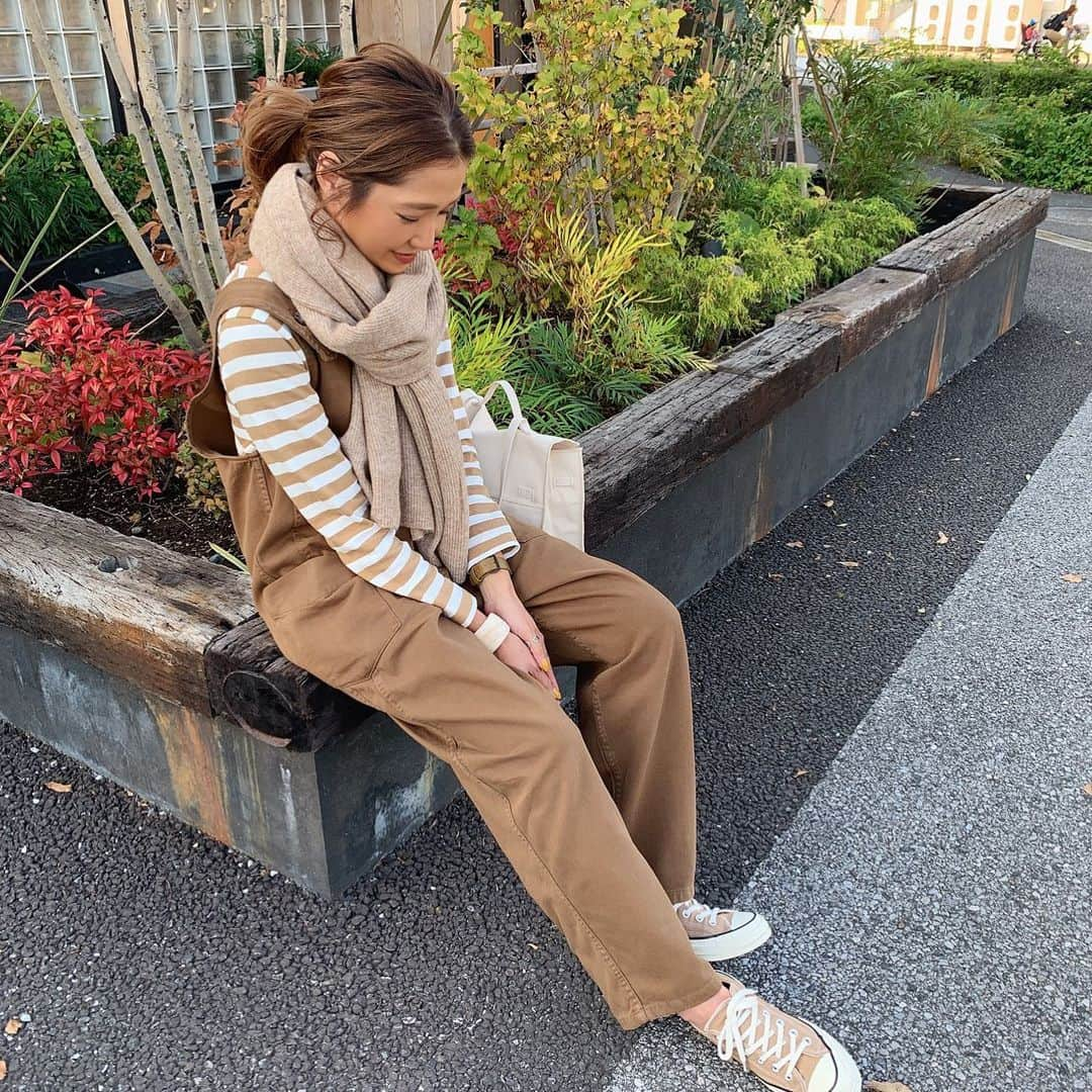 #kayoさんのインスタグラム写真 - (#kayoInstagram)「🐻🍂🐿🌰 . . . トップス　#shinzone (古 サロペ　#zara マフラー　#assemblylabel (canaljean バッグ　#sea . #カジュアルコーデ#シンプルコーデ」11月3日 19時50分 - kayo.912