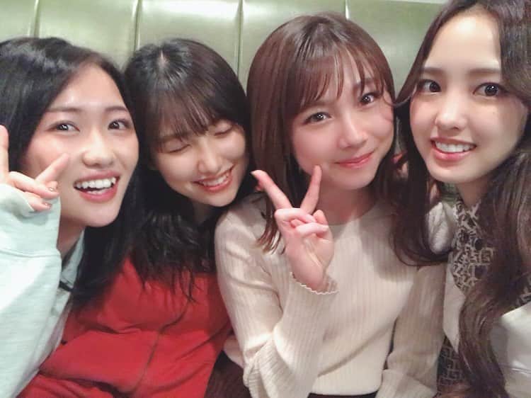飯窪春菜のインスタグラム：「💛💙💚🧡 ・ ・ 先日、モーニング娘。10期メンバーみんなでご飯に行きました☺️ ・ ついに同期4人とも成人ですー！ 大人になった記念のご飯会、だけど相変わらずテンション高くて元気いっぱいで騒がしい4人でした🤣 加入した時となあーーーんにも変わらないの！笑 ・ たくさん笑った楽しい夜になりました☺️🌸 ・ ・ ・ #モーニング娘 。 #10期メンバー  #天気組  #飯窪春菜  #石田亜佑美  #佐藤優樹  #工藤遥  #同期会  #はるなの毎日  #飯窪ってる」