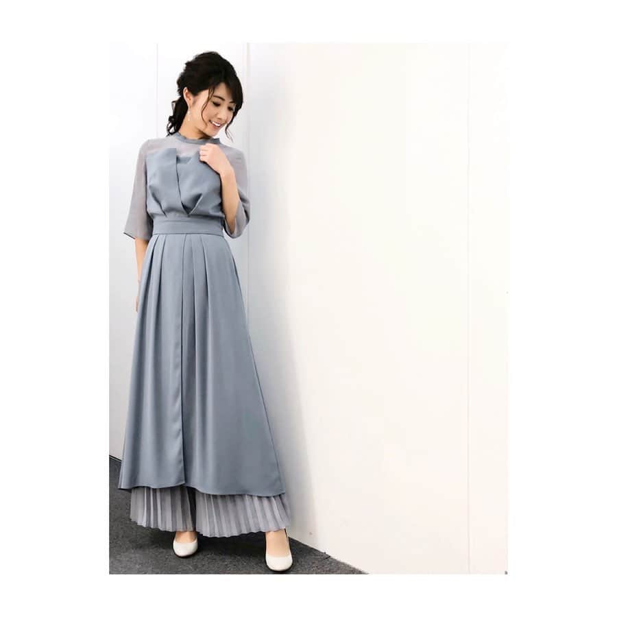 久保井朝美さんのインスタグラム写真 - (久保井朝美Instagram)「👗 新作ドレスたち✨ 色も形もおしゃれ💞 ． 1、2枚目のドレスは 実はパンツスタイルです👖 ． #大人可愛いファッション #ドレスコーデ #きれいめワンピース #久保井朝美」11月3日 20時29分 - asami_k920