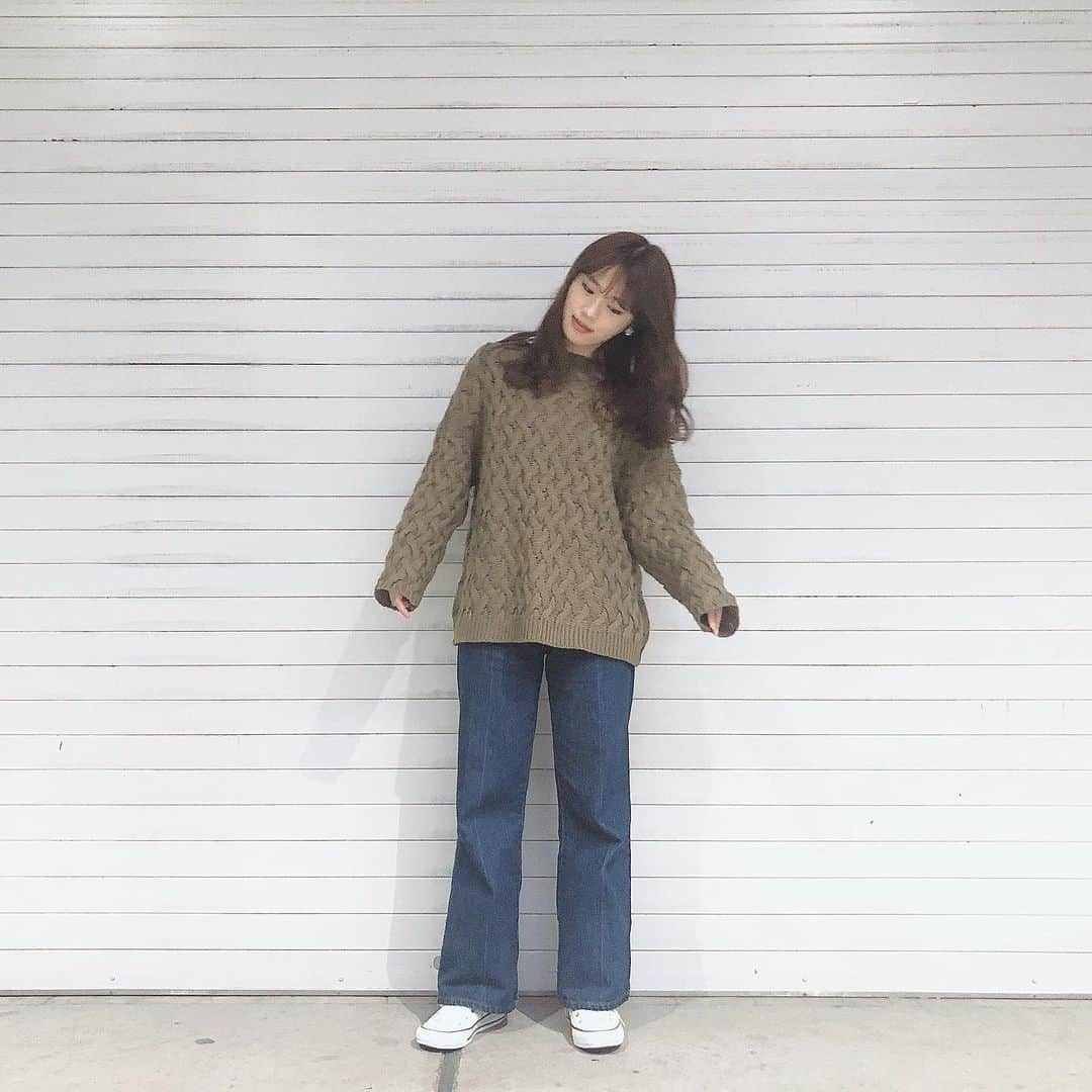 渋谷凪咲さんのインスタグラム写真 - (渋谷凪咲Instagram)「今日の私服🧶 . . knit #urs pants #milaowen shoes #converse . . #ootd #私服　#ニット　#握手会　#シンプルコーデ」11月3日 20時31分 - nagisa_nikoniko