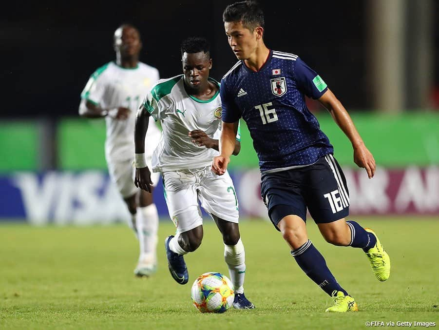 日本サッカー協会さんのインスタグラム写真 - (日本サッカー協会Instagram)「📸Match photos②｜#U17日本代表 は11月2日(土)、FIFA U-17ワールドカップブラジル2019の第3戦でU-17セネガル代表と対戦しました。日本は後半の西川潤選手の得点により1-0の勝利を収め、グループD首位でラウンド16進出を決めました。 ・ 🏆FIFA U-17ワールドカップブラジル2019 🇯🇵U-17日本代表 1-0 U-17セネガル🇸🇳 ⚽83' 西川潤 📅11/3(日) 8:00KO 📍Estadio Kleber Andrade ・ GK 1 #鈴木彩艶 （#浦和レッズユース ） DF 2 #鈴木海音（#ジュビロ磐田U18 ） 3 #半田陸（#モンテディオ山形ユース ） 4 #中野伸哉（#サガン鳥栖U18 ） →65' FW 10 #西川潤（#桐光学園高 ） 15 #村上陽介 （#大宮アルディージャU18 ） 18 #角昂志郎 （#ＦＣ東京U18 ） MF 14 #中野桂太 （#京都サンガＦＣU18 ) 17 #田中聡 （#湘南ベルマーレU18 ） →29 ' MF 6 #藤田譲瑠チマ （#東京ヴェルディユース ） 16 #山内翔 （#ヴィッセル神戸U18 ） 19 #田村蒼生 （#柏レイソルU18 ） FW 11 #唐山翔自 （#ガンバ大阪ユース ） →81' FW 9 #若月大和（#桐生第一高 ） ・ 監督　森山佳郎 ・ 🏆FIFA U-17ワールドカップブラジル2019 グループＤ 📅10/28(月) 8:00KO 3-0 U-17オランダ🇳🇱 📅10/31(木) 8:00KO 0-0 U-17アメリカ🇺🇸 📅11/3(日) 8:00KO 1-0 U-17セネガル🇸🇳 ラウンド16 📅11/7（木）4:30KO vs グループB/E/Fの3位 ※すべて日本時間 ・ 📺J SPORTS／BSフジ 👉大会情報はJFA.jpへ #U17WC」11月3日 20時43分 - japanfootballassociation