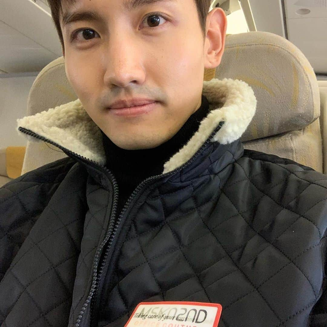 チャンミンさんのインスタグラム写真 - (チャンミンInstagram)「감기조심하세요~💊」11月18日 15時47分 - changmin88