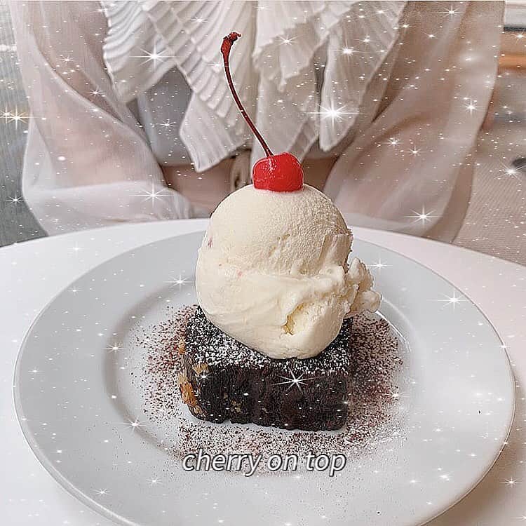 「SNOW」顔認識カメラアプリのグルメインスタ