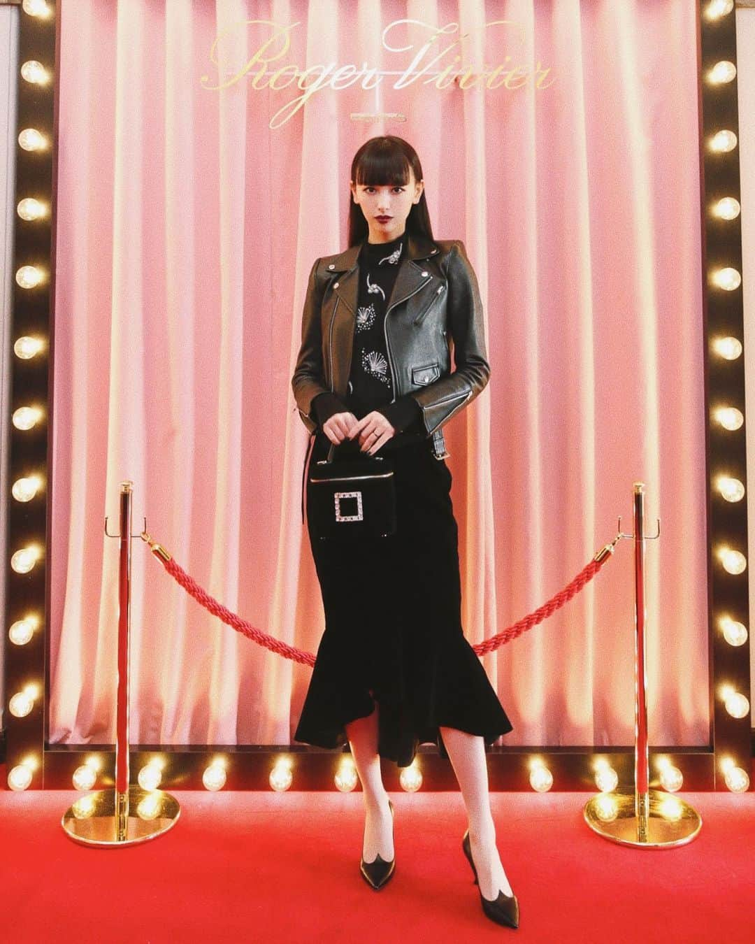 鈴木えみさんのインスタグラム写真 - (鈴木えみInstagram)「ドリーミーでエレガントな @rogervivier の世界💋」11月18日 15時59分 - emisuzuki_official