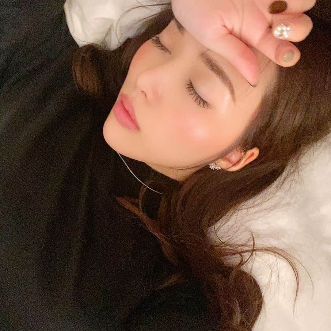 岡英里さんのインスタグラム写真 - (岡英里Instagram)「頭痛と寒気が…。 熱は出てないから疲れかな。 . . 夕方からの予定終わったら早めに休もうっと。 . . #selfie #japapnese」11月18日 16時13分 - okaeri0424