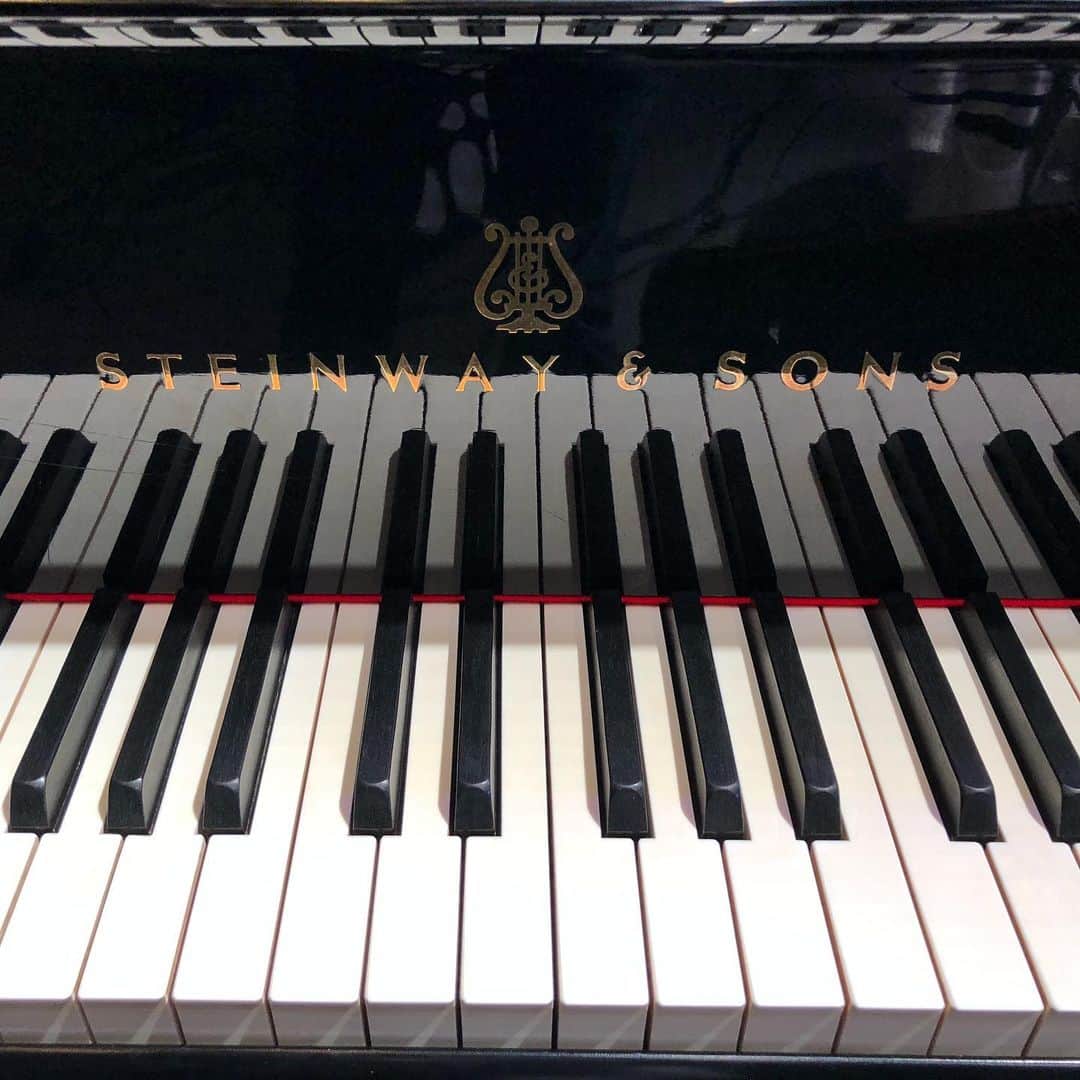 上杉洋史のインスタグラム：「498890 D #piano #steinway #venue #todayspiano #instapiano #pianophotography #iwasakihiromi #concert」