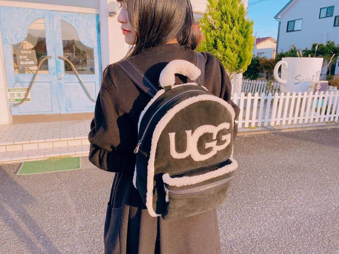 根岸愛さんのインスタグラム写真 - (根岸愛Instagram)「UGGのリュック🎒 可愛すぎて買ってしまった 稽古もあるしちょうど良い🥳 小さいバッグも欲しくなる👜 #ugg #backpack #fashion #bag #リュック」11月18日 16時36分 - negishiai927