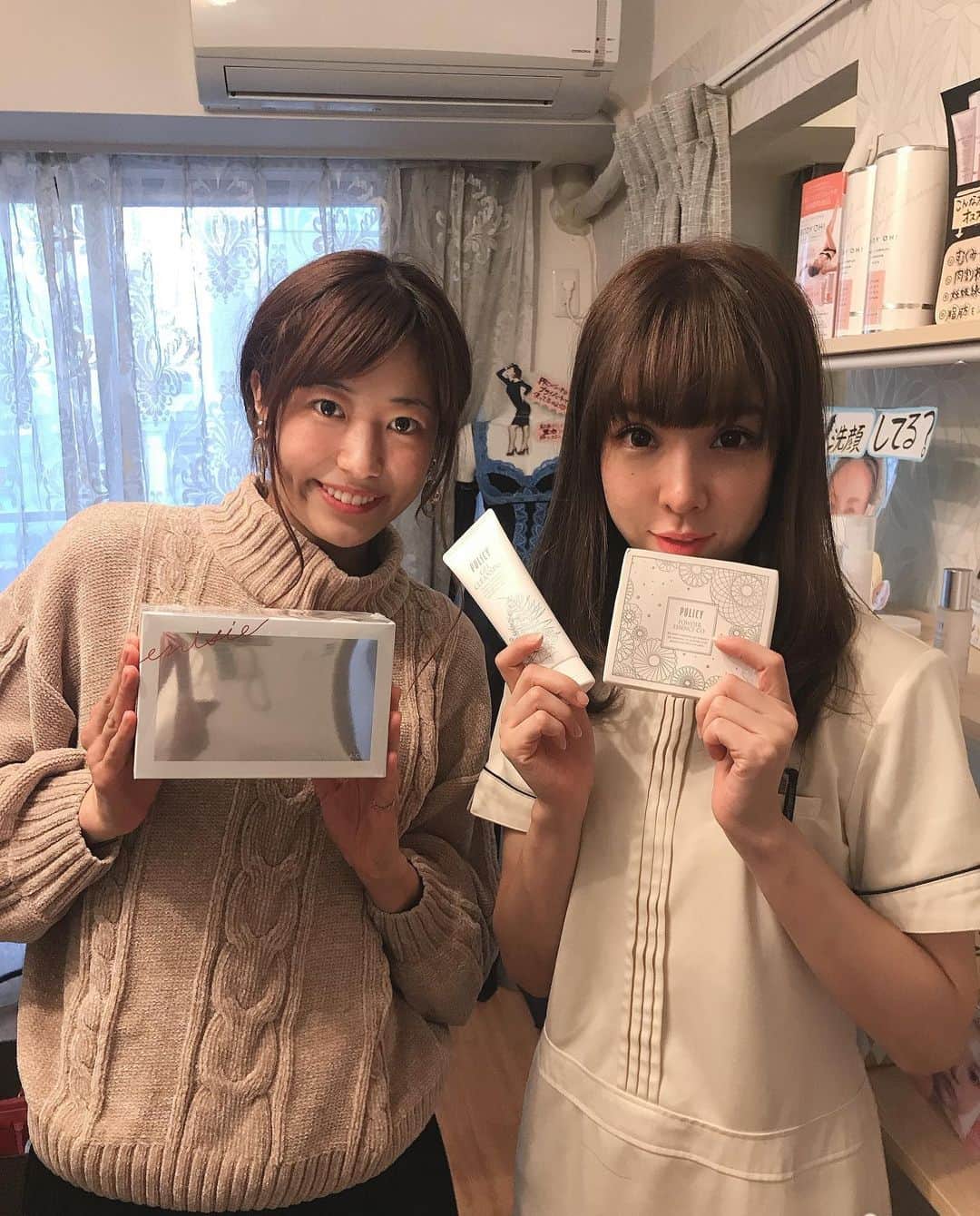 鈴丘めみのインスタグラム：「今日はエステサロン #beautystory  でフェイシャルをやってもらったよ😊💓肌のキメが良くなってリフトアップもして癒しの時間でした☺️✨えっちゃん、ありがとうー！  #肌測定も合わせて #エステ #オススメサロン #田町店 #salon #beauty」