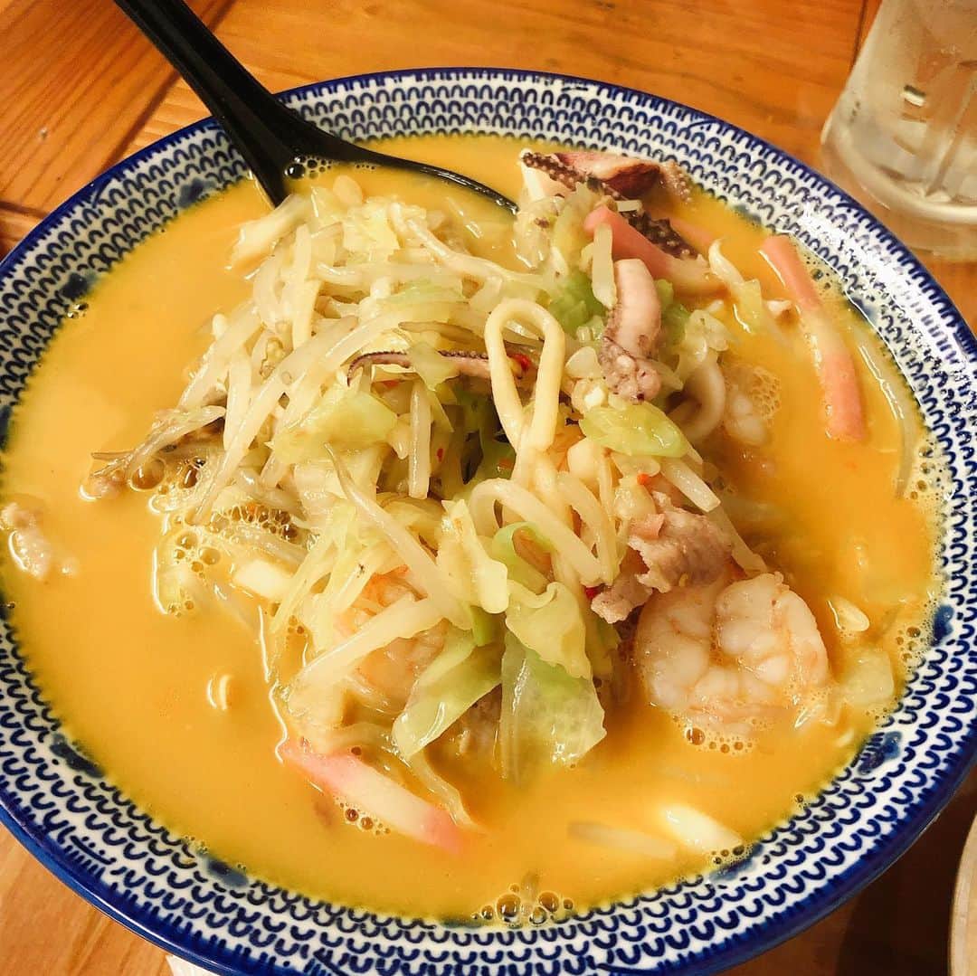 永島知洋さんのインスタグラム写真 - (永島知洋Instagram)「福岡で食べまくったラーメン達。 めちゃ食べたな。 私がもはや麺で作られております。 どれもうまいのです。 #永島知洋 #福岡 #ラーメン #おかもと #まんかい」11月18日 9時22分 - tomohiro.nagashima
