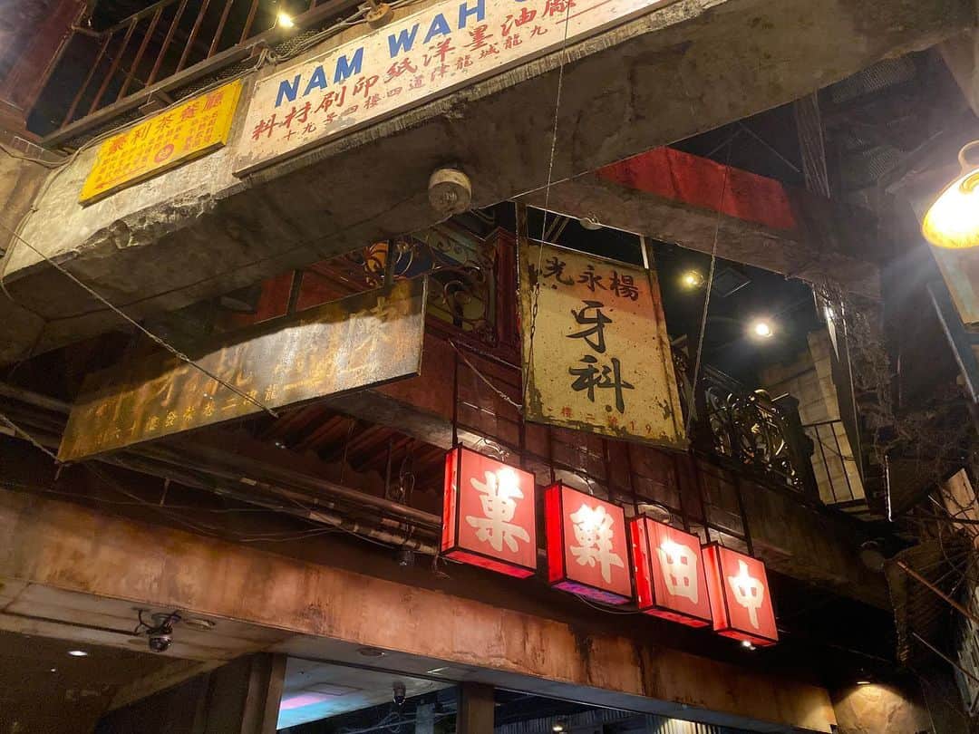 Chiakiさんのインスタグラム写真 - (ChiakiInstagram)「香港の雰囲気が漂う🇭🇰 2019年11月17日で閉鎖してしまいました、、もったいない😣」11月18日 9時33分 - chiakiinengland