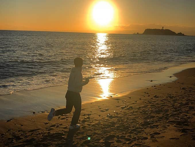 山本紘之さんのインスタグラム写真 - (山本紘之Instagram)「・ #鎌倉 #江ノ島 #海 #富士山」11月18日 9時40分 - yamamoto_hiroyuki.ntv