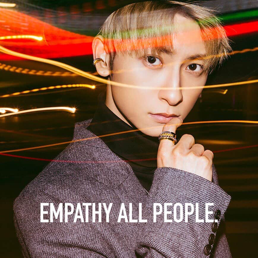 與真司郎さんのインスタグラム写真 - (與真司郎Instagram)「ユニセックスジュエリーブランド「EMPATHY ALL PEOPLE.」とのコラボレーションネックレス先行受注が 本日11/18(月)で終了です‼️ * * 詳細はEMPATHY ALL PEOPLE.アカウントへ🙈  @eap.official  #empathyallpeople  #eap #SHINJIROATAE #與真司郎」11月18日 10時09分 - shinjiroatae1126