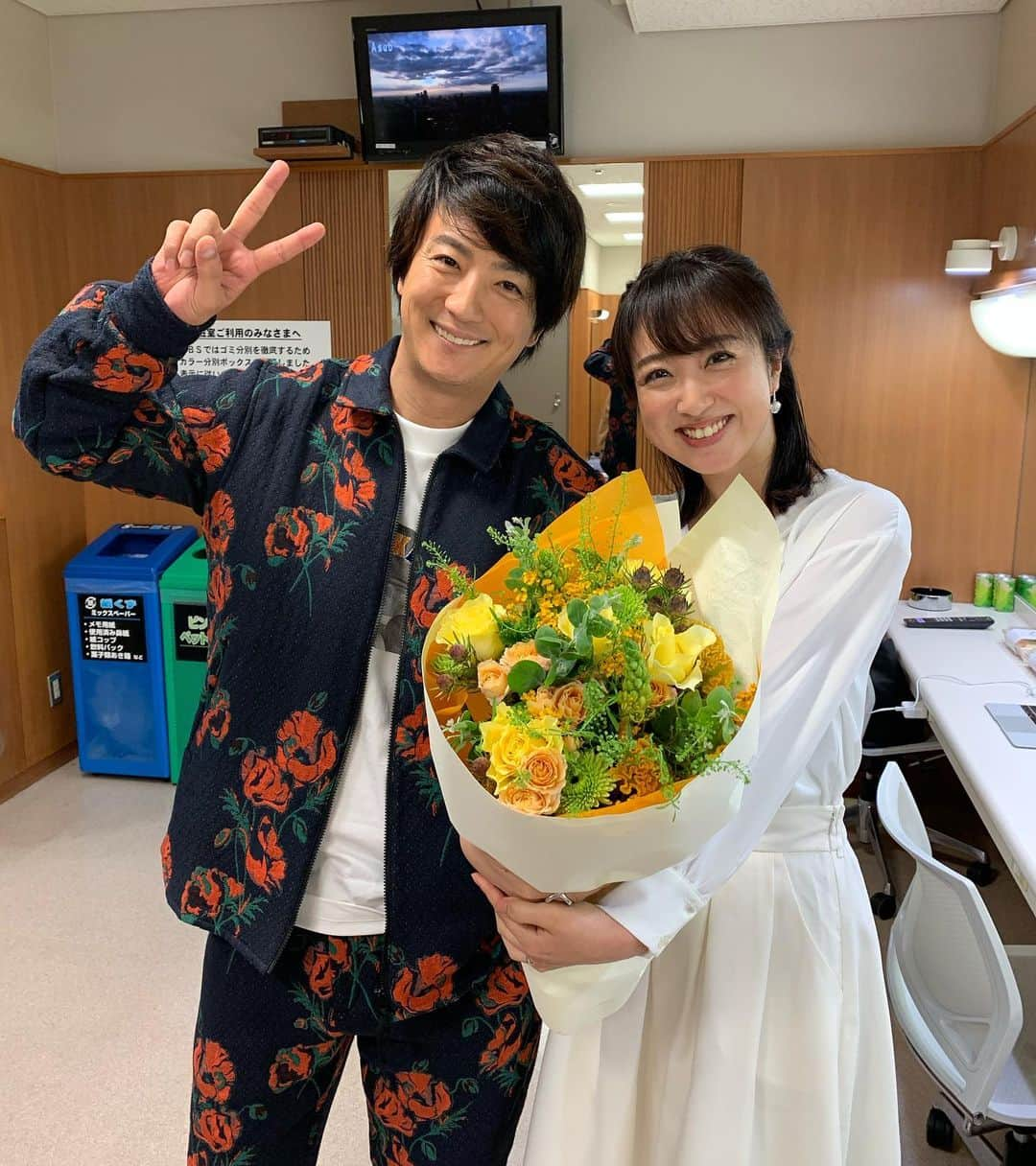 川田裕美さんのインスタグラム写真 - (川田裕美Instagram)「雄輔くん、ありがとうございます✨💐 加藤浩次さんも、土田さんもお祝いしてくれました！ #もちろん番組スタッフの皆さんからも#ありがたいです」11月18日 10時29分 - hiromikawata163