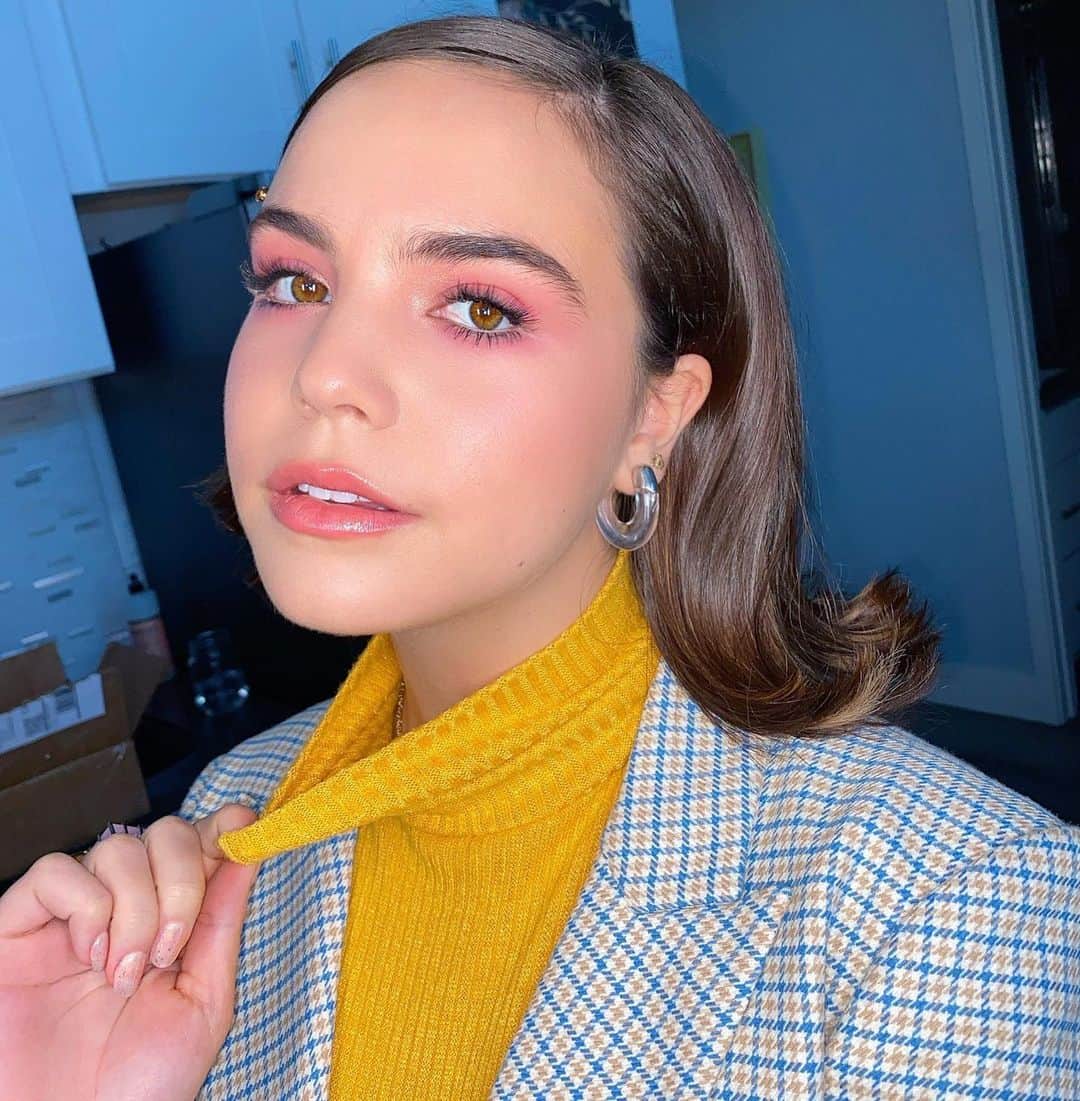 ベイリー・マディソンのインスタグラム：「Yesterday 🌼 Makeup: @katrinakleinmakeup  Hair: @scottkinghair  Nails: @tombachik  Styling: @itsamandalim mad love for you guys ❤️」