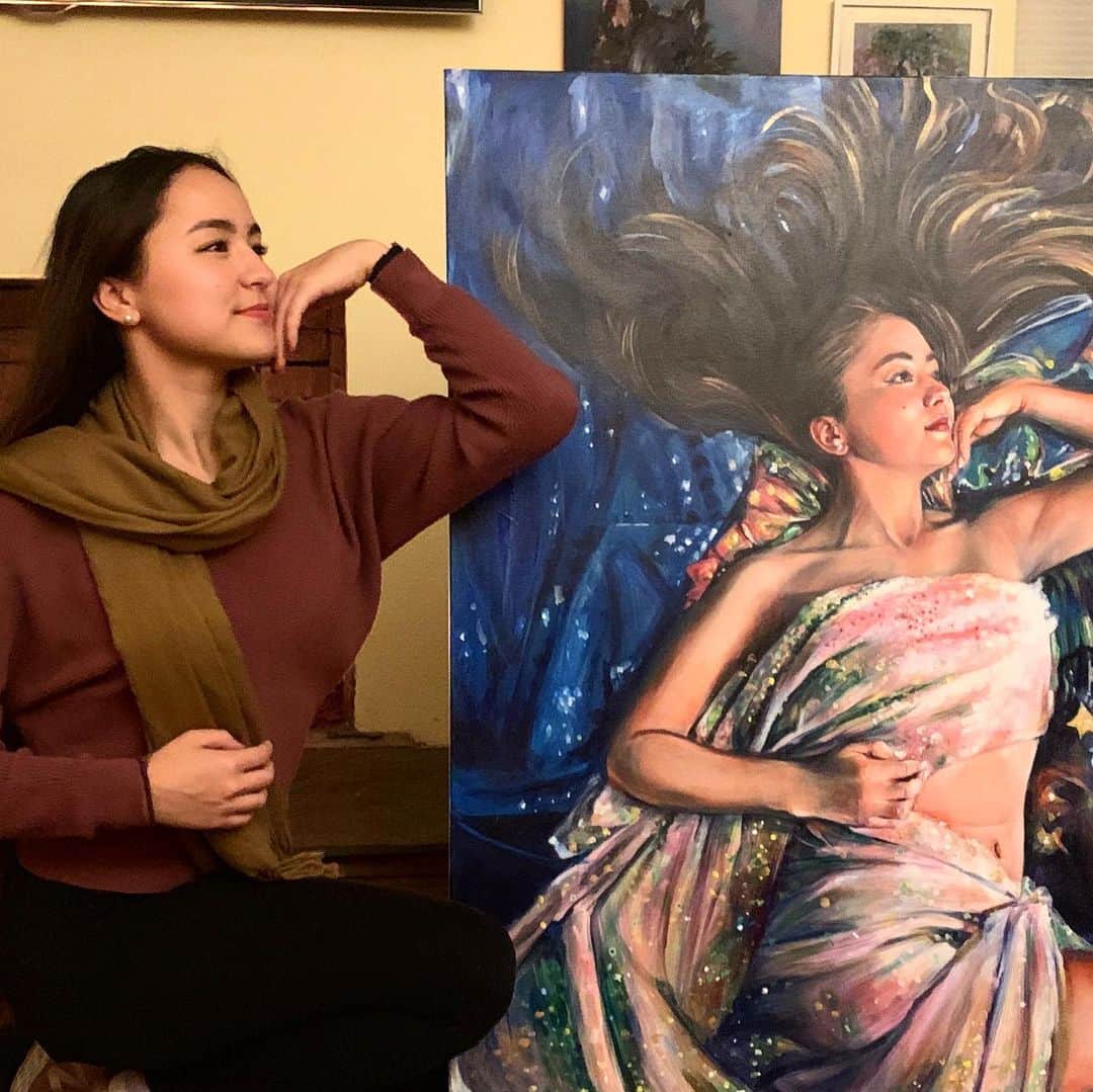 ミコ・フォガティのインスタグラム：「So honored to have been painted by the incredible @rosannalyons ❤️😍✨ Thank you very much! ✨✨✨」