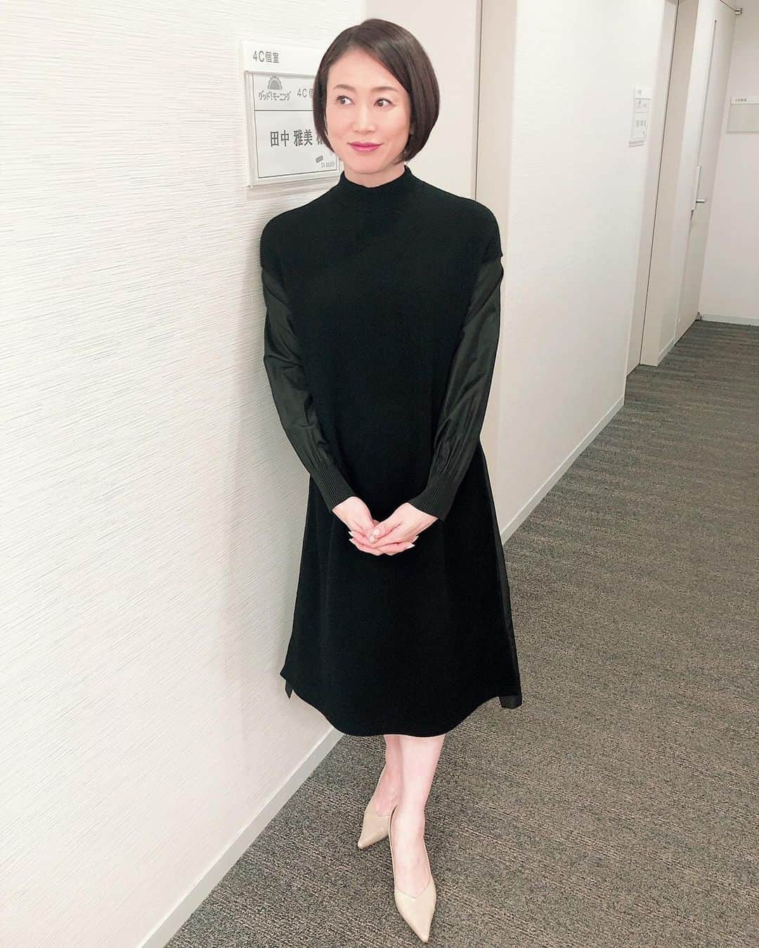 田中雅美さんのインスタグラム写真 - (田中雅美Instagram)「11月13日テレビ朝日「グッドモーニング」で着用した衣装はこちらでした。  ワンピース #HidenobuYasui  アクセサリー @naturali_jewelry  #テレビ朝日 #グッドモーニング #衣装 #ワンピ可愛い　けど #なんかおばさん　笑笑 #40を自覚」11月18日 10時31分 - tanakamasami_official