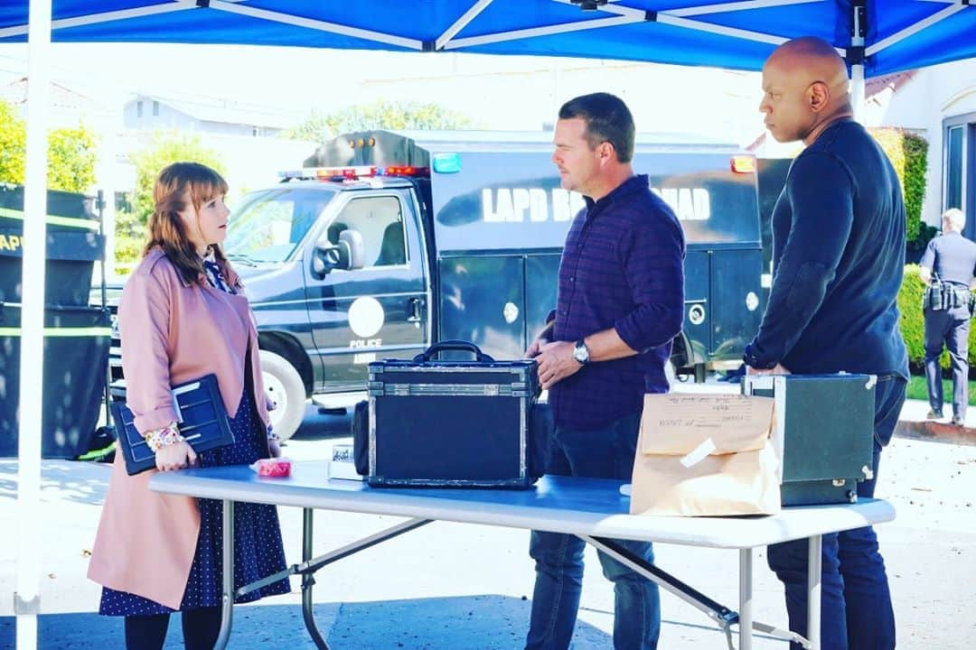 NCIS:LA 〜極秘潜入捜査班のインスタグラム：「After a Navy lieutenant disappears from the scene of a car accident, the team processes the crime scene and discovers his laptop is missing along with recently accessed confidential information for retired Navy SEALs.  #NCISLA tonight!」