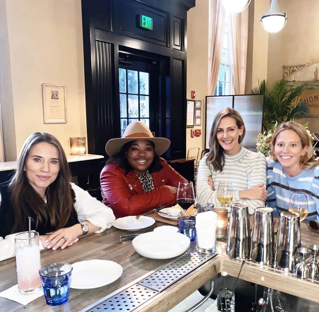 Anna Jane Wisniewskiさんのインスタグラム写真 - (Anna Jane WisniewskiInstagram)「Fun at The Ordinary—one of my favorites restaurants in one of my favorite cities. I’ve never had a bad time in Charleston. Also, PS it’s Scorpio szn!」11月18日 10時59分 - seeannajane