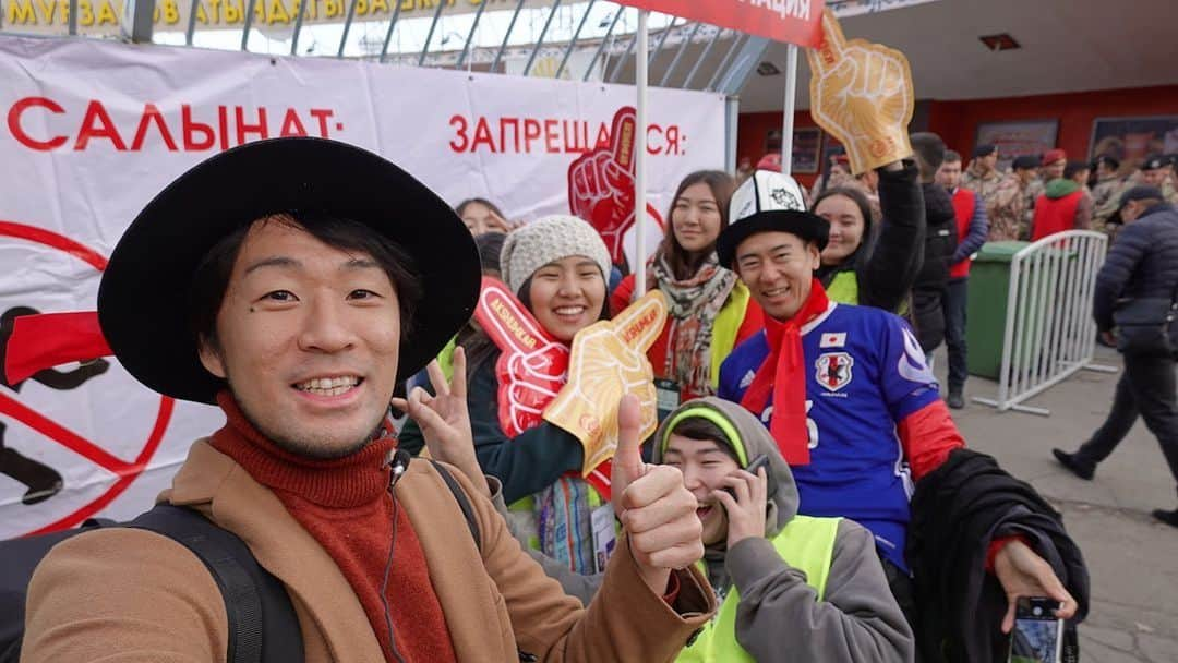 山本大希さんのインスタグラム写真 - (山本大希Instagram)「Good bye Bishkek🇰🇬 キルギスはいい人たちばかりでした！53時間、7フライトをかけて札幌に帰ります笑 到着は20日の夕方です笑  #キルギス #ビシュケク #kirghiz #kirghizistan #bishkek #🇰🇬 #youtuber #youtube #youtuber好きな人と繋がりたい #youtubevideos #youtubers #旅人」11月18日 10時56分 - youtuber_yamamoto