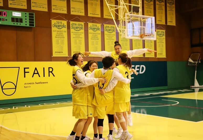 山田愛さんのインスタグラム写真 - (山田愛Instagram)「JOY🌈🌟🧡basketball🏀 みんなげんきかな？？ ・ #basketball #smile #team #ダンチア戦 😂」11月18日 11時06分 - aiyamada_