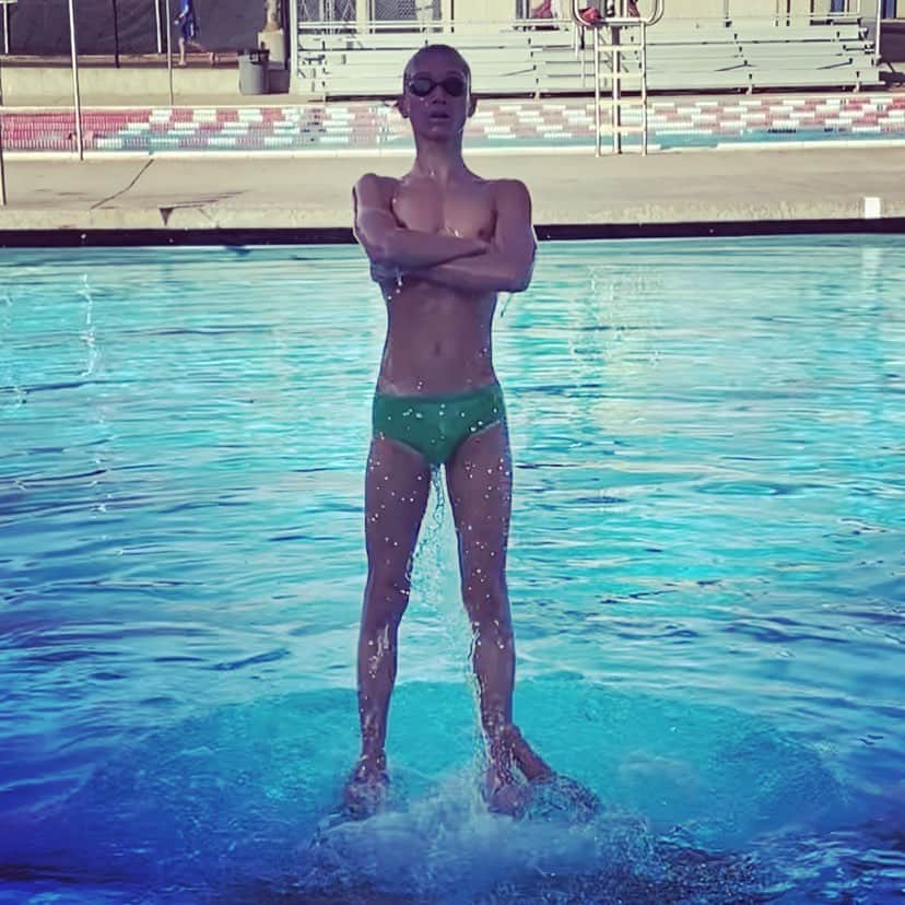 アンドレア・フエンテスのインスタグラム：「It has been a wonderful week having @_kenny_gaudet_ with the team!! We really loved to have you here Kenny and we are so happy you want to join us next year! How good is to see that @billmaysynchronizedswimmer is inspiring more and more male athletes everyday. This guy is pure enthusiasm! can’t wait to coach you! 💪💪💪」