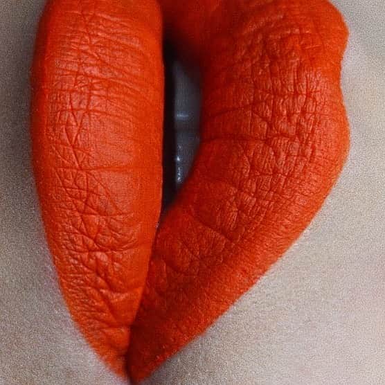 Sayaka Obaraのインスタグラム：「Monarca🧡 @meltcosmetics #meltmonarca liquid set lipstick from #meltamoreterno collection. I love this color😭🙌🏻💯🧡 . . #meltcosmetics」
