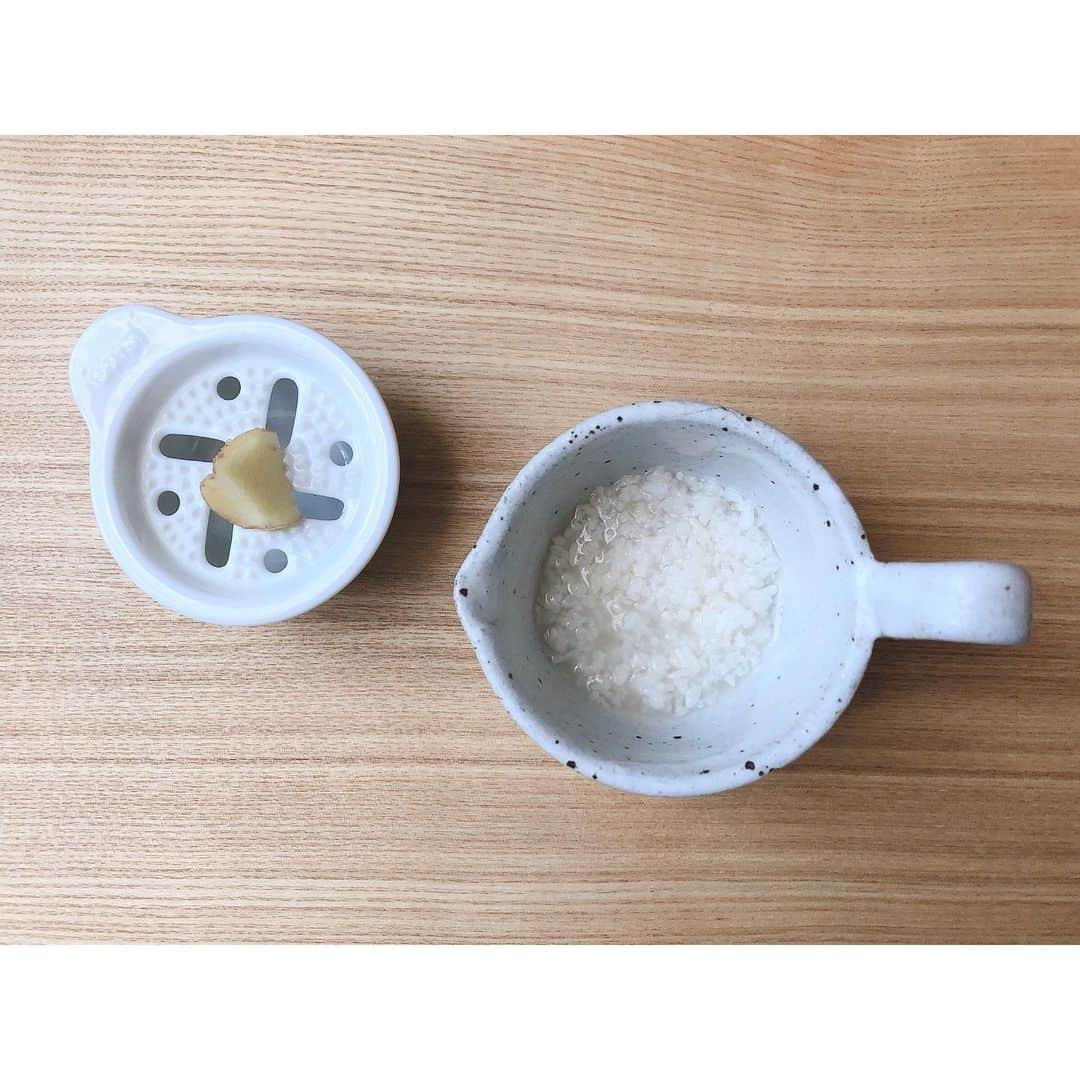竹中友紀子のインスタグラム：「#朝のルーティン  朝ごはんにいただく自家製甘酒。 少し温めて、生姜をすり下ろしして一緒にいただくのが最近の楽しみ。」