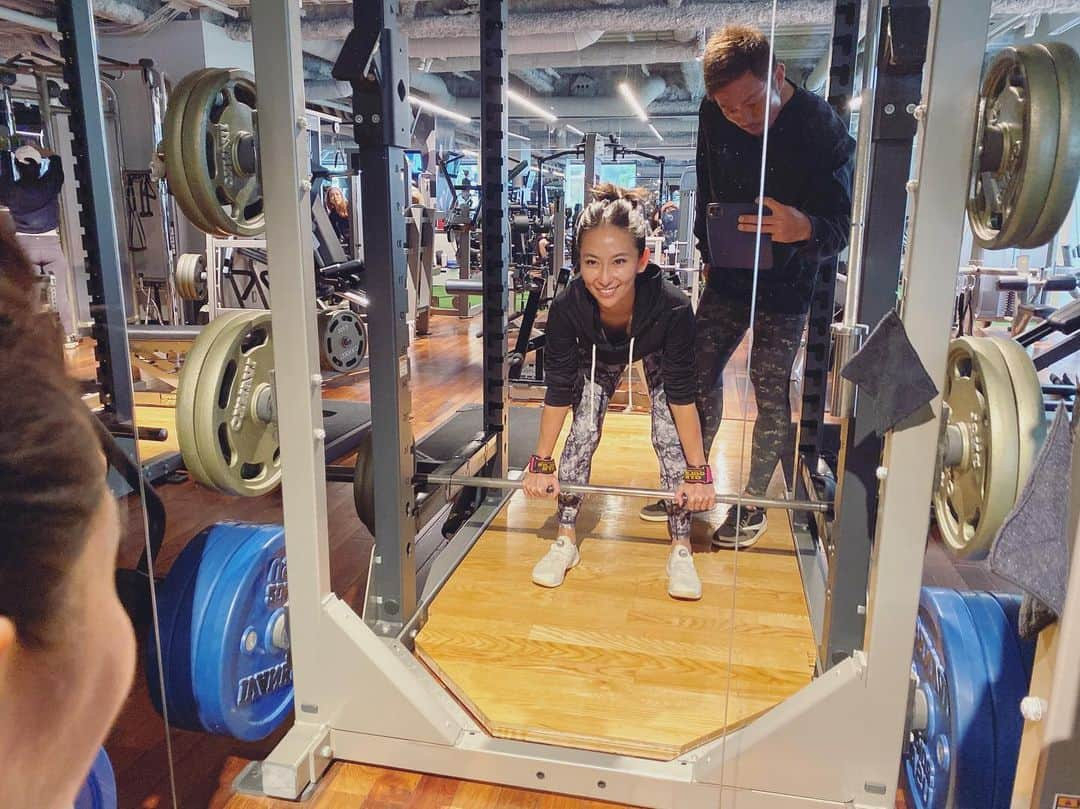 高井直子さんのインスタグラム写真 - (高井直子Instagram)「WORKOUT 🏋️‍♀️ • 今日はお尻🍑 @kenyu_0106  #トレーニング」11月18日 12時11分 - naokotakai