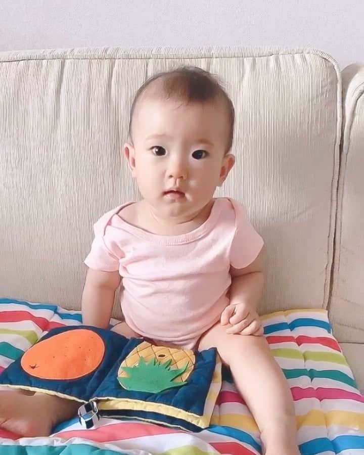 ジェシカ・ヤマダのインスタグラム：「Cp NieEe y9 uDa b1ca dUDuk te9ak 😙~ @jessbebes #possessiveobsessivemom」