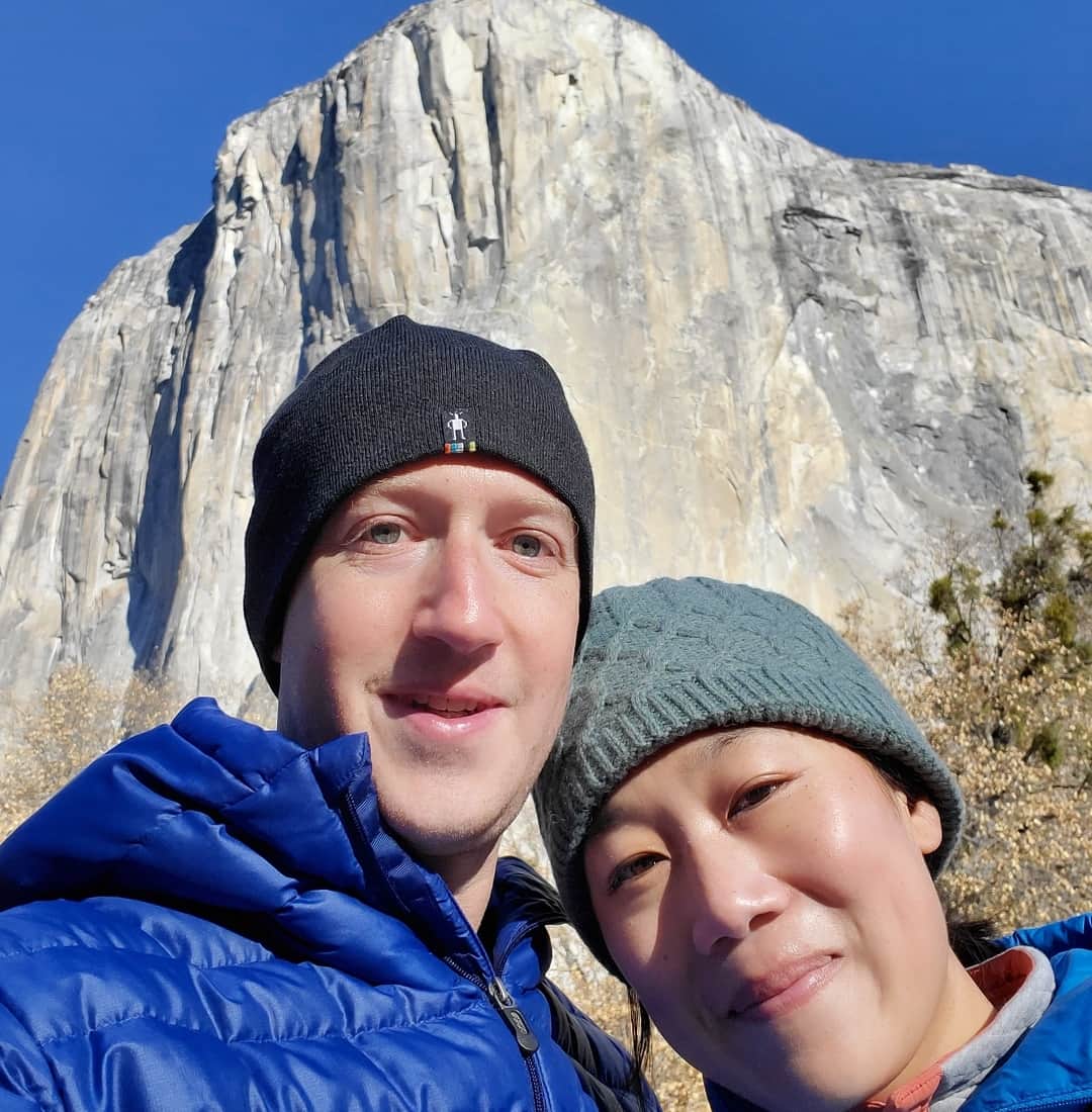 マーク・ザッカーバーグのインスタグラム：「Beautiful weekend outdoors. I love our national parks. I can't imagine climbing this though.」