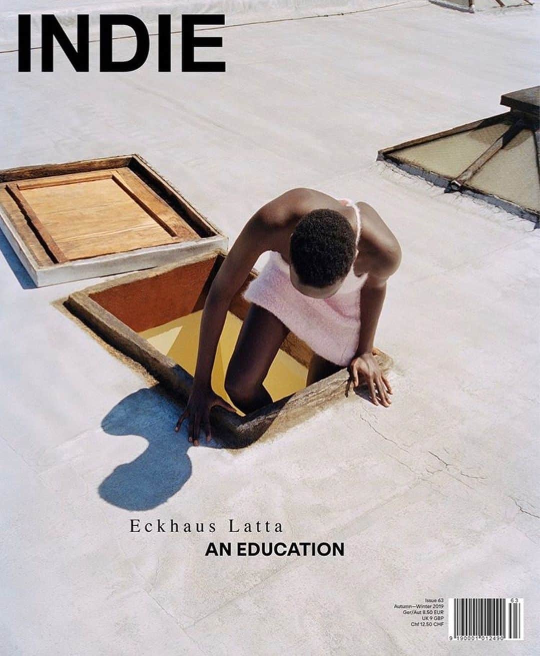 Kento Utsuboのインスタグラム：「👯‍♂️INDIE Magazine👯‍♂️ @indiemagazine "We've always felt like welcomed outsiders." ⁠ ⁠ Full look @eckhaus_latta⁠ ⁠ Photography @laurent_amiel⁠ Styling @scottshapiro_⁠ Casting @akravagency⁠ Hair @evaniefrausto⁠ Make-up @kentoutsubo⁠ Set Design @stephcappiello⁠ ⁠ ⁠models: @nkoang @tziporahsalamon @anettemarweld ⁠ @aburningsoul ⁠ ⁠ ⁠ ⁠ —————————————————— #ありがとう #thankyou ------------------------ #photographer  #コスメ  #makeupartist  #ファッション  #youtuber #nail #video #cute #happy #カメラ  #fashion  #化粧品  #cosmetics #beauty  #love #photo  #ヘアカラー #美容 #美容師 #青空 #メイク #大好き #メイクアップ #メイクアップアーティスト #ユーチューバー  #かわいい  #空 #ヘアアレンジ  Skin @decorte_saksfifthavenyc @decortebeauty @cosmedecortejp ⁠」