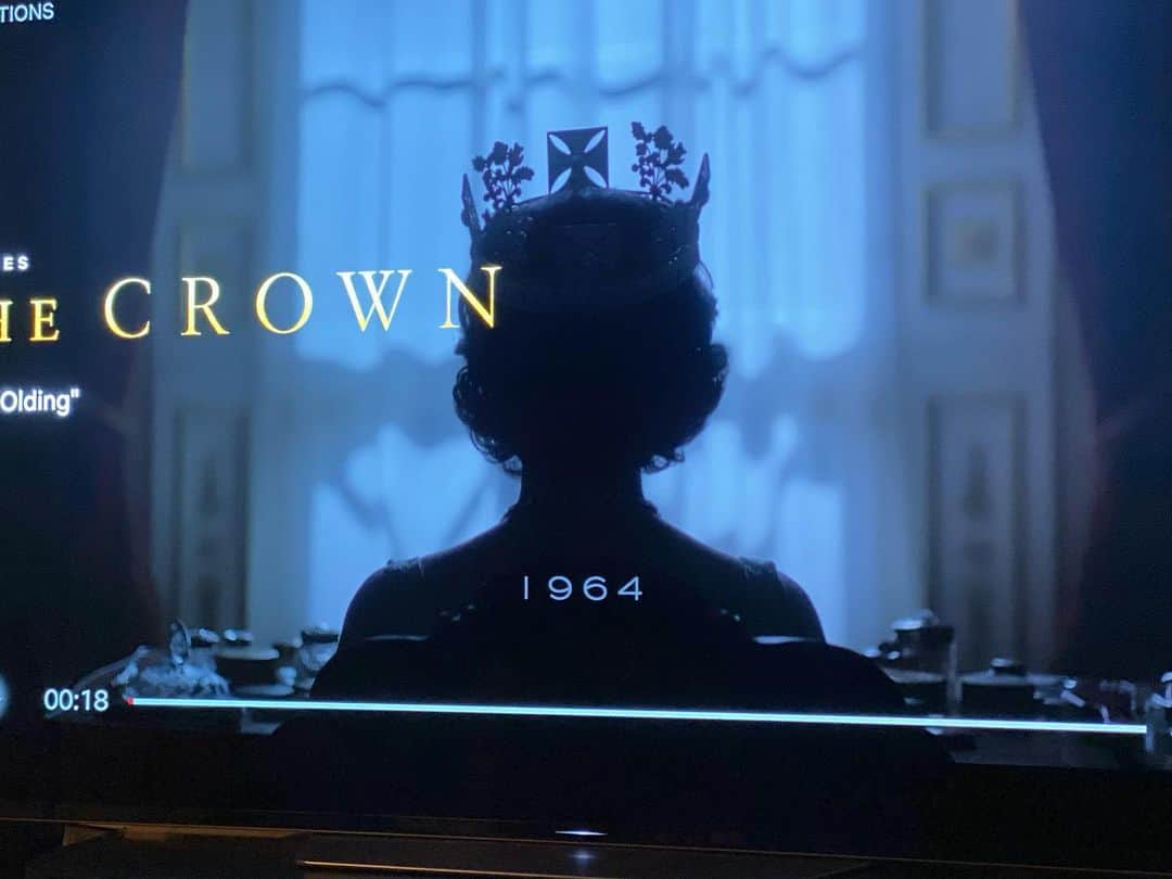 Terry Matalasさんのインスタグラム写真 - (Terry MatalasInstagram)「Guys!  #TheCrown is back and no one says anything???」11月18日 13時16分 - terrymatalas