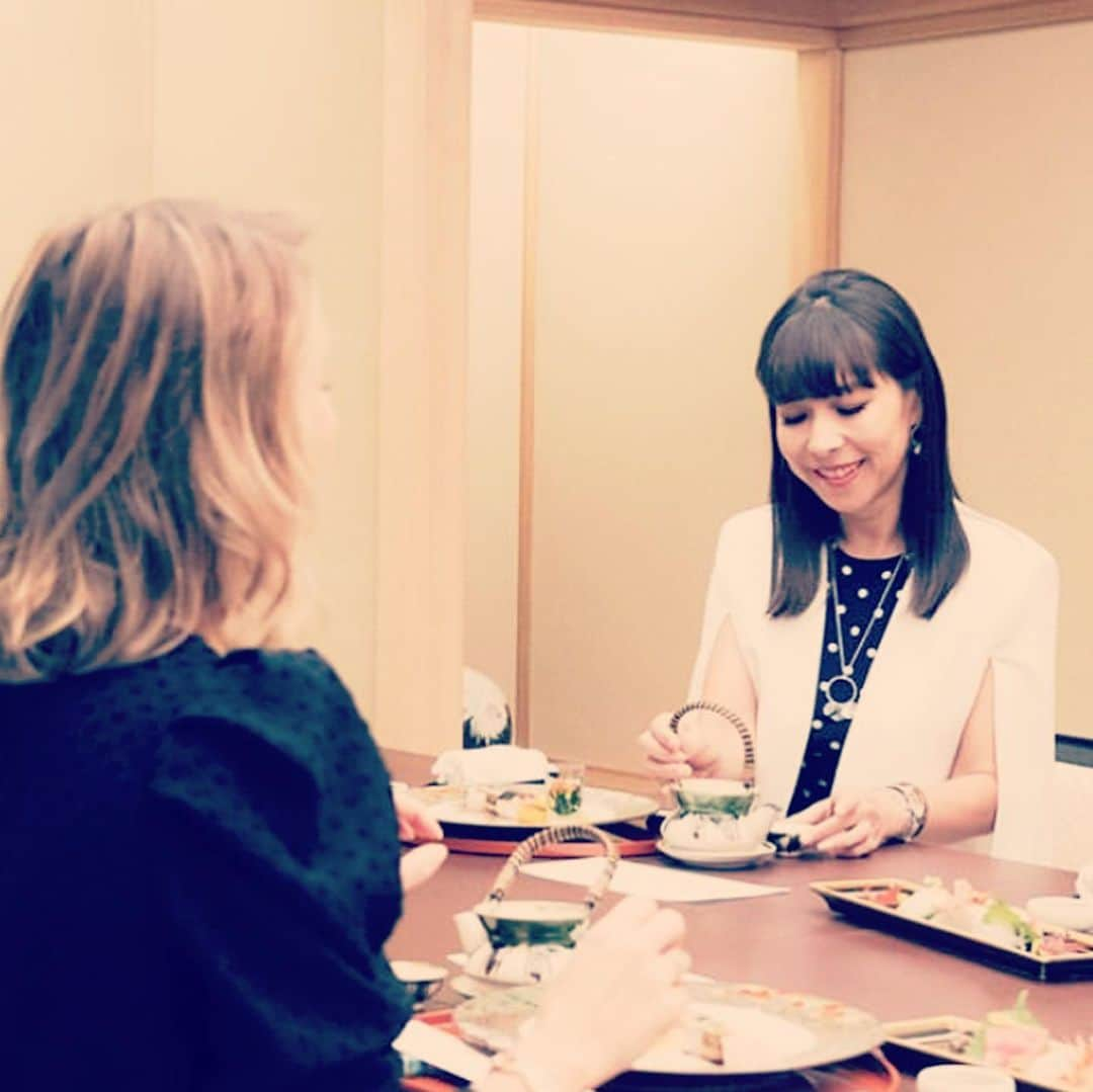 akikoさんのインスタグラム写真 - (akikoInstagram)「帰国しました。そして明日は東京ハクジュホールでのspectrumリリースライブ。 ホワイエではシャリオールのジュエリーが展示されます。先日のコラリーとのパワーランチで着用させていただいたサントロペをはじめ、最近愛用させていただいているマリーオルガシリーズやジュエリーのラインナップも。是非ご覧くださいね！  当日は私もシャリオールとともにステージにあがります。コーディネートが楽しみ✨ ■2019/11/19(火) 東京・渋谷 akiko×林正樹 「spectrum」Release Live @ハクジュホール 19:00 開演（18:00 開場） 全席指定：5,000円（税込） ​当日券あり  ハクジュホール 〒151-0063 東京都渋谷区富ケ谷１丁目３７−５  #charriol_jp #シャリオール  #マリーオルガ #akiko_spectrum」11月18日 14時04分 - akikojazz