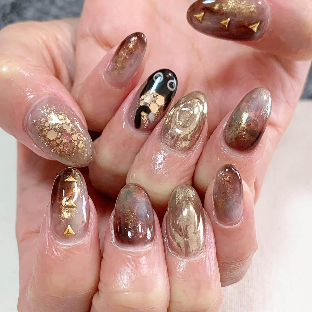 Arisaさんのインスタグラム写真 Arisainstagram New Nail Brown Mirror Cat 赤とか緑とか白じゃないけど クリスマスっぽく E Mst03 Thankyou 天然石ネイル ホイルネイル 金粉ネイル 天然石ネイル 大人ネイル ニュアンスネイル キラキラ ネイル