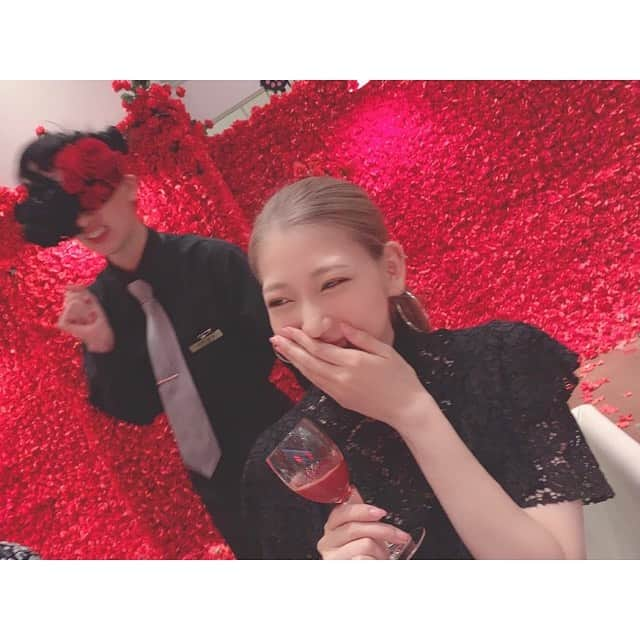 茂木忍さんのインスタグラム写真 - (茂木忍Instagram)「喰種レストラン🖤 . . 載せ忘れてたやつ！ . ご飯も美味しくてスタッフさんたちも面白くて最高でした〜✝️ . なにより東京喰種の世界観がそのままで高まった！（鬼にわか） . . #東京喰種  #喰種レストラン  #にわかファン  #映えな写真撮るの難しい」11月18日 14時05分 - _mogi_shinobu_