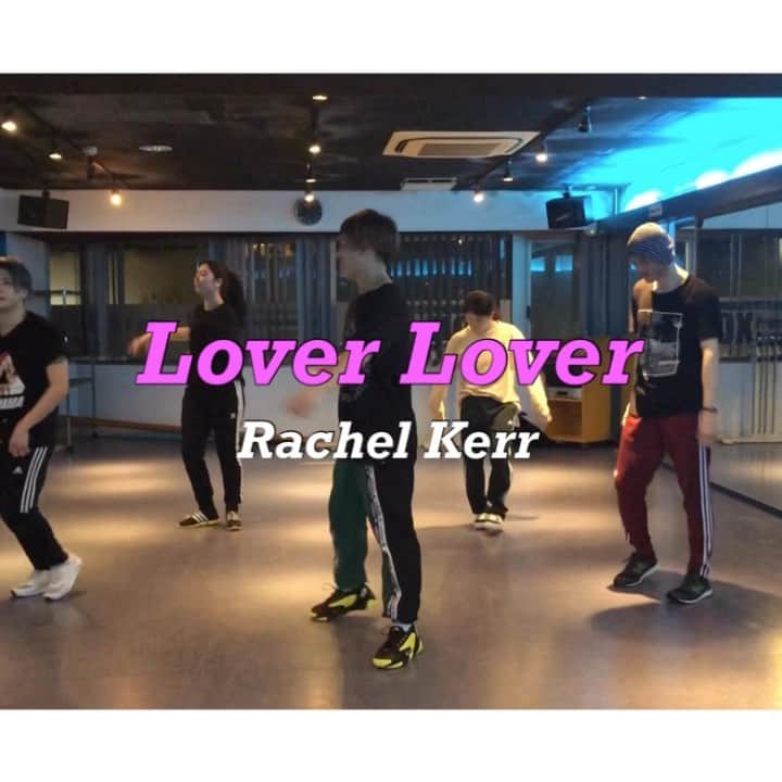 のインスタグラム：「レッスン動画♬ Lover Lover / Rachel Kerr ・ I received Direct message from her instagram account. I choreographed this song. Please watch this video!! ・ Choreo by me. My English is poor...Sorry🙏 ・ ・ ・ #ダンス動画 #ダンスレッスン #レッスン動画 #ダンス #dance #dancer #loverlover #rachelkerr #リクエスト　#ダンス部 #ヒップホップダンス #hiphopdance #dancers #dancecompetition #dancemoves #instadance #いいね返します #l4l #dancechallenge #urbandance #choreography #振付師 #dancelife #dancelesson #bestdance #hotdance #wodchallenge #boxacademy #yastinchoreo」