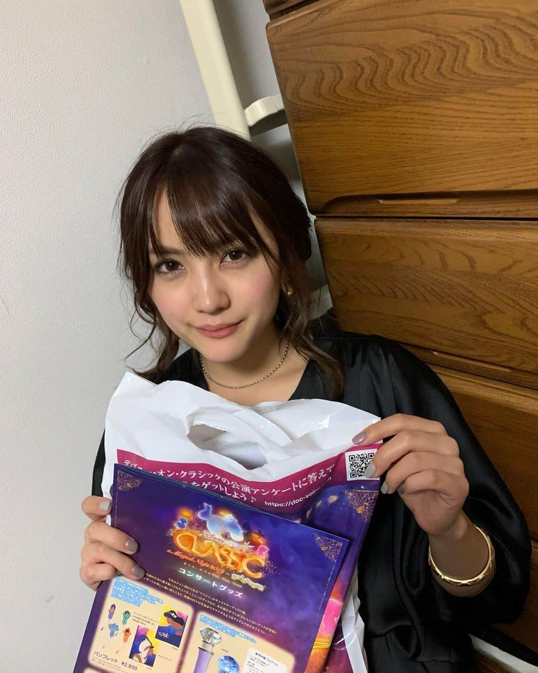 志保さんのインスタグラム写真 - (志保Instagram)「. この前DisneyClassic鑑賞してきた🥳 ワンマンズドリーム、トイストーリー、ムーランと、アラジン３０曲😭 素晴らしすぎた…😭 #disneyclassic#onemansdream2#toystory#mulan#aladdin」11月18日 14時34分 - shiho__official