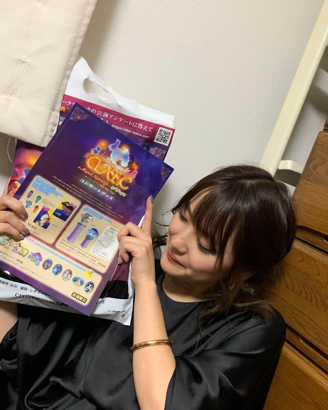 志保さんのインスタグラム写真 - (志保Instagram)「. この前DisneyClassic鑑賞してきた🥳 ワンマンズドリーム、トイストーリー、ムーランと、アラジン３０曲😭 素晴らしすぎた…😭 #disneyclassic#onemansdream2#toystory#mulan#aladdin」11月18日 14時34分 - shiho__official