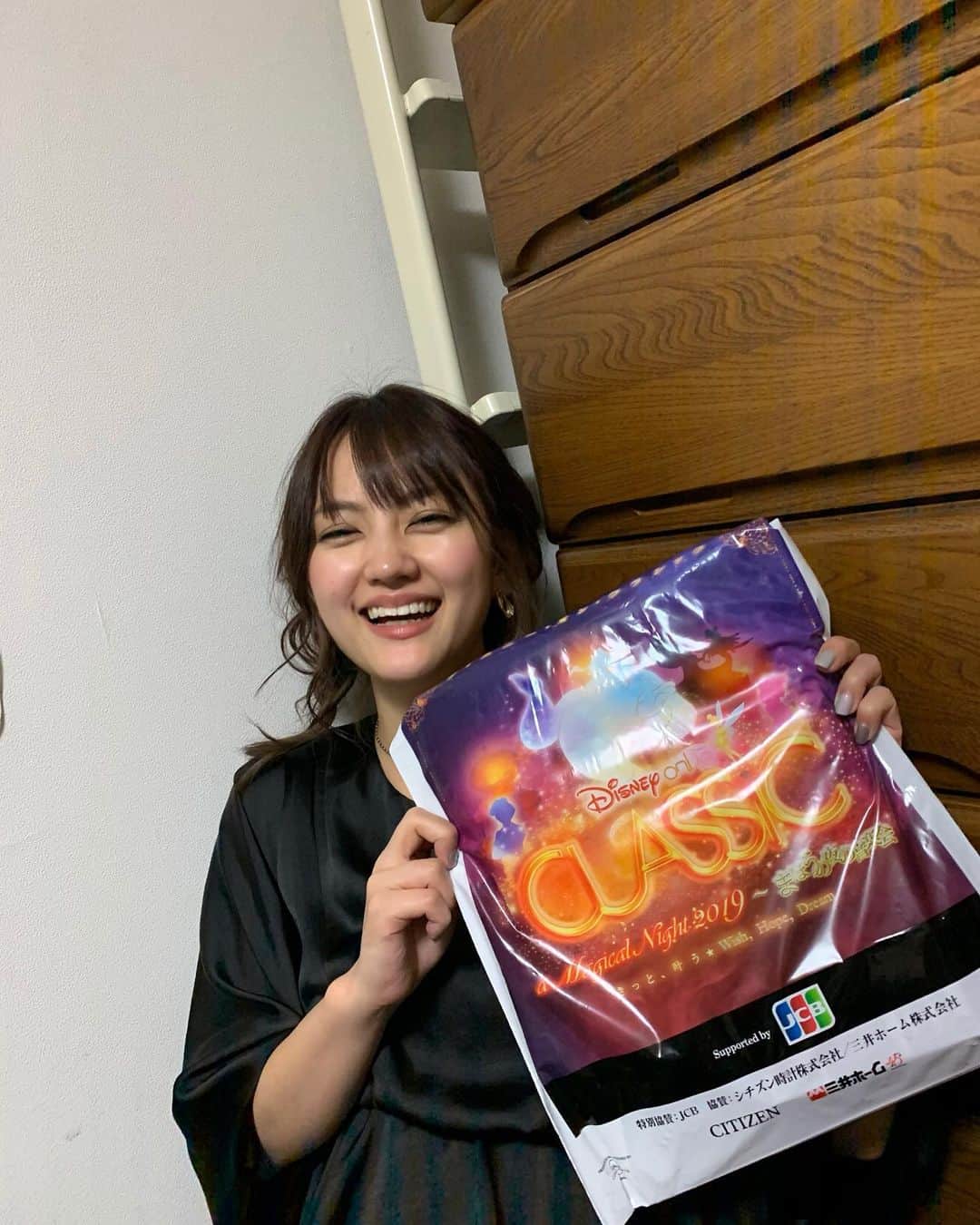 志保さんのインスタグラム写真 - (志保Instagram)「. この前DisneyClassic鑑賞してきた🥳 ワンマンズドリーム、トイストーリー、ムーランと、アラジン３０曲😭 素晴らしすぎた…😭 #disneyclassic#onemansdream2#toystory#mulan#aladdin」11月18日 14時34分 - shiho__official