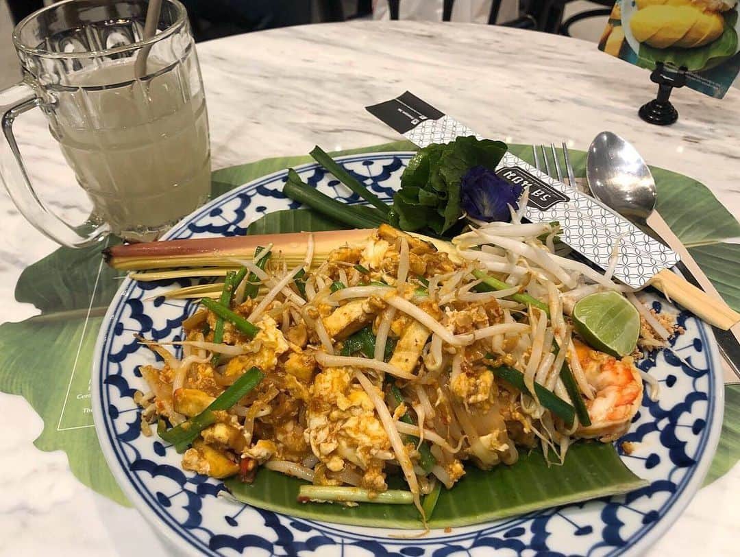 札幌テレビ「どさんこワイド朝」さんのインスタグラム写真 - (札幌テレビ「どさんこワイド朝」Instagram)「. 休暇をいただき、タイのバンコクへ ひとり旅をしてきました✈️🇹🇭 . 初めてのタイ、初めてのひとり海外旅行でどきどきしましたが それも旅のスパイス！ . 毎日 本場の美味しいタイ料理と観光を楽しみました☀️✨ . #タイ #バンコク #タイ旅行 #ひとり旅 #旅行 #旅行好きな人と繋がりたい  #札幌テレビ #どさんこワイド朝 #西尾優希」11月18日 14時59分 - dosanko_asa