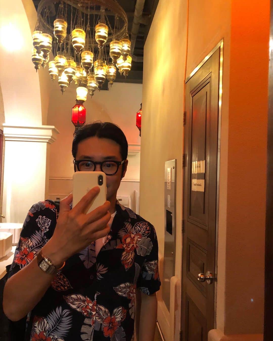 イ・キョンのインスタグラム：「태국이었었음........ #이켠」