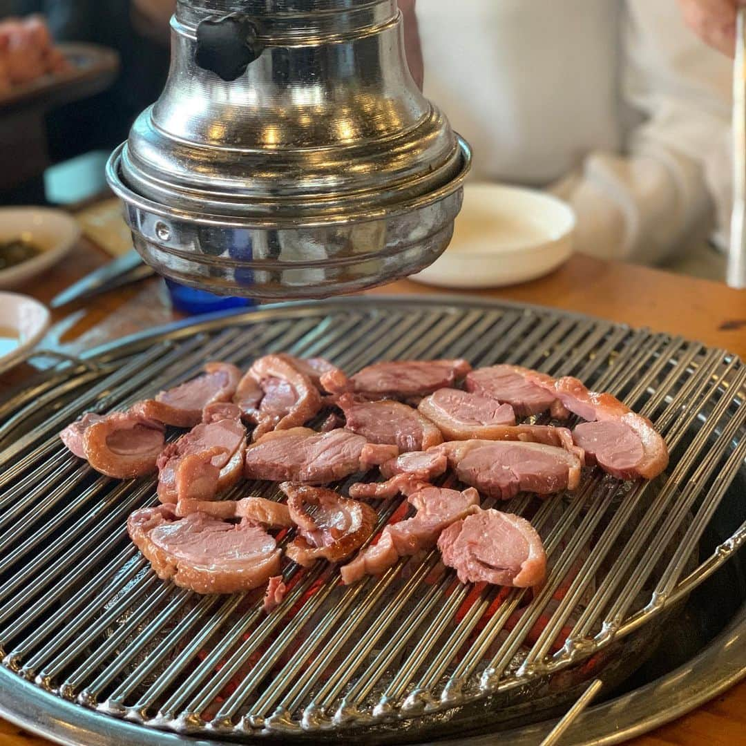 Hyemiさんのインスタグラム写真 - (HyemiInstagram)「동생들이 남양주 놀러와서 오랜만에 온누리❣️ . 역시 맛있어요🙊 다같이 이지컷 먹고 폭풍식사중 💕💕 .」11月18日 15時17分 - hinzajoa