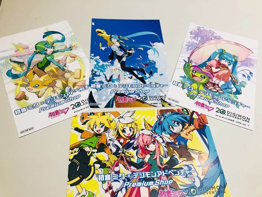 キャナルシティ博多さんのインスタグラム写真 - (キャナルシティ博多Instagram)「サウスビル2Fに期間限定で『初音ミク×デジモンアドベンチャー　プレミアムショップ』がオープン！ ・ なんと、大阪・東京・福岡の3ヶ所のみでの開催となります！初音ミクとデジモンの限定コラボ商品が多数並んでますよ〜🤗普段使いできるマグカップや陶器コースター、Tシャツも種類豊富にご用意しています。ぬいぐるみやアートパネルなどお部屋に飾れる可愛いグッズもたくさん！ ・ さらに購入特典として、3,300円(税込)お買い上げごとにブロマイドを1枚プレゼント！※なくなり次第終了・絵柄はお選びいただけません ショップは11/24までの期間限定オープンなので、気になる方はぜひ早めにチェックしに来てくださいね！ ・ ★詳しくはコチラ>>> https://canalcity.co.jp/news/event/1774  #fukuoka #hakata #tenjin #福岡 #博多 #天神 #canalcity #キャナル #キャナルシティ博多 #イベント #digimon  #digimonadventure #anime #digitalmonsters  #デジモン #bandai #hatsunemiku #vocaloid #初音ミク」11月18日 15時20分 - canal_city