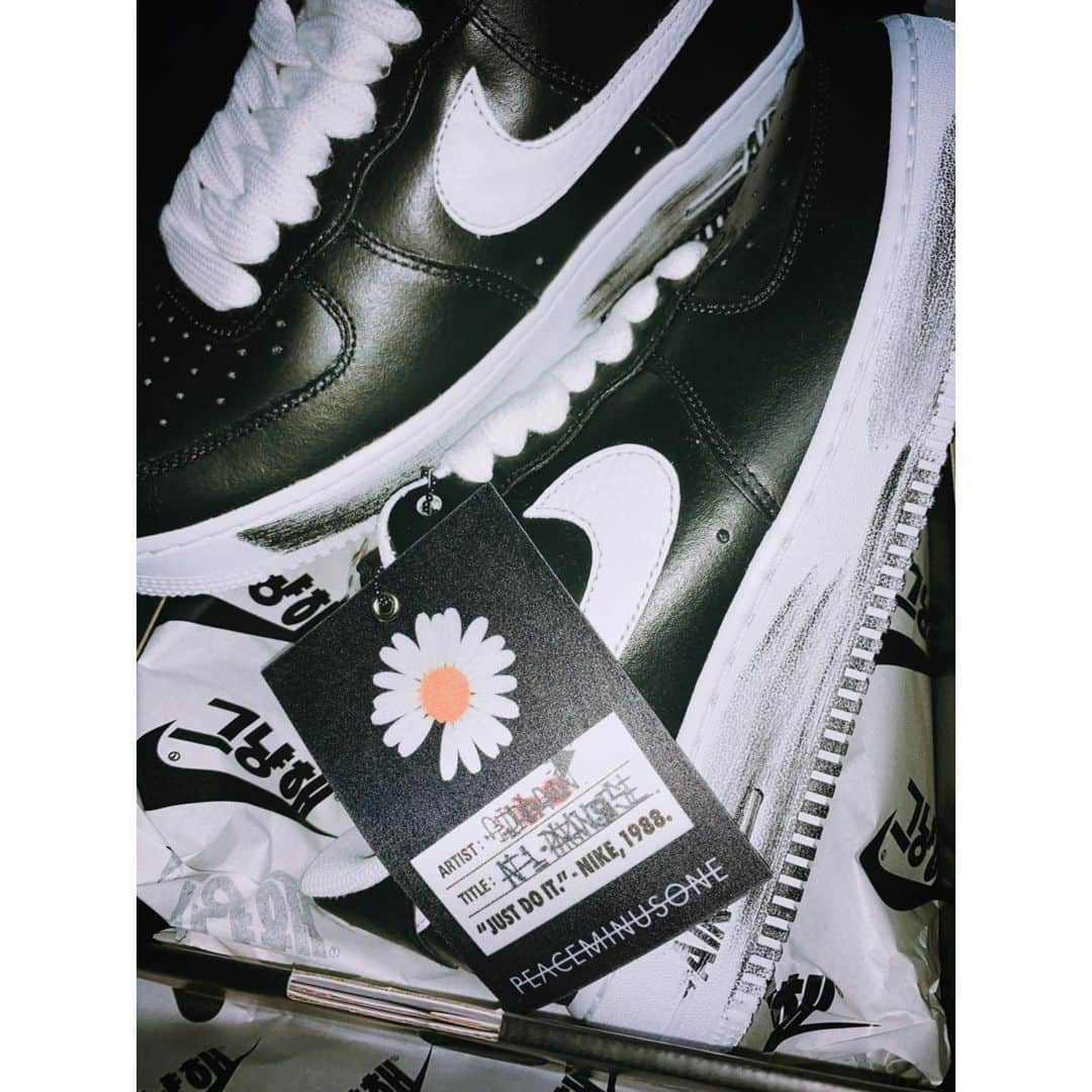 クォン・ヨンドンさんのインスタグラム写真 - (クォン・ヨンドンInstagram)「Para-noise🌼  #Gdragon #Nike #paranoise #AF1 #peaceminusone #그냥해」11月18日 15時31分 - _______youngmoney