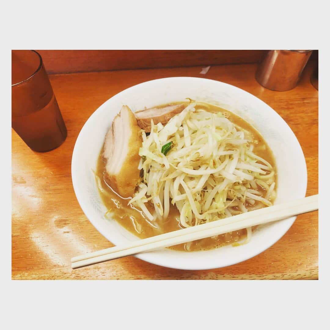 倉科カナさんのインスタグラム写真 - (倉科カナInstagram)「初！ラーメン二郎！ これは！！また食べたくなちゃうやつだー！ #ラーメン二郎」11月18日 15時32分 - kanakurashina_official