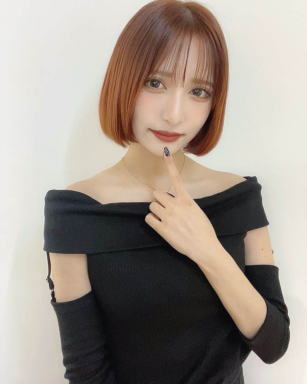 一ノ瀬りとのインスタグラム：「えくすてとって染めたあ〜はろうぃんなんもしないの寂しいから髪色だけ近づけた🎃🎃🎃」