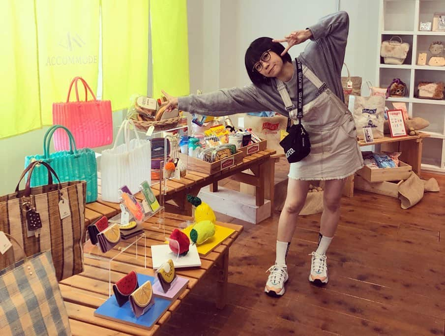 時東ぁみさんのインスタグラム写真 - (時東ぁみInstagram)「みんなで展示会☆ ・ アコモデさんは毎回個性的！！ 今回はトーキョーフェスがテーマ☆ ・ 来年の春夏物だから、ちょうどオリンピック！！ 良い東京を見せたいね！！ ・ #時東ぁみ #展示会 #accommode #アコモデ #春夏 #springsummer #トーキョーフェス #オリンピック #olympic #東京オリンピック #東京オリンピック2020 #もうすぐ #東京 #tokyo #バッグ #bag」11月4日 7時36分 - amitokito