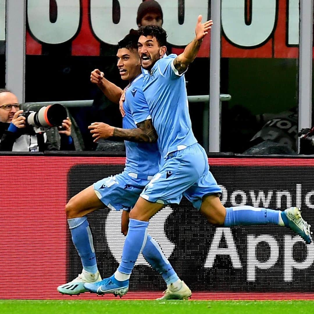 ダニロ・カタルディのインスタグラム：「Dopo trent’anni abbiamo riscritto la storia. Insieme. Ora non fermiamoci 💙 @official_sslazio」